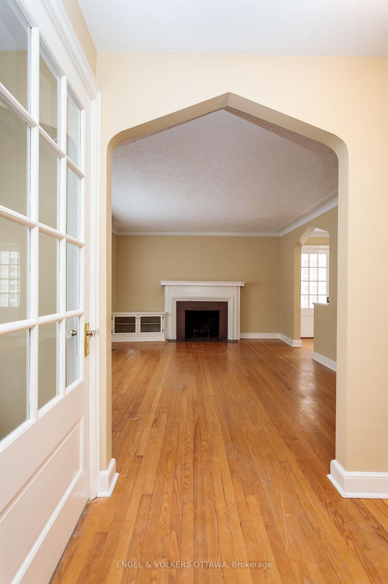 Photo 6 of 225 Pleasant Park Road, Ottawa, Faircrest Heights — HOMEH