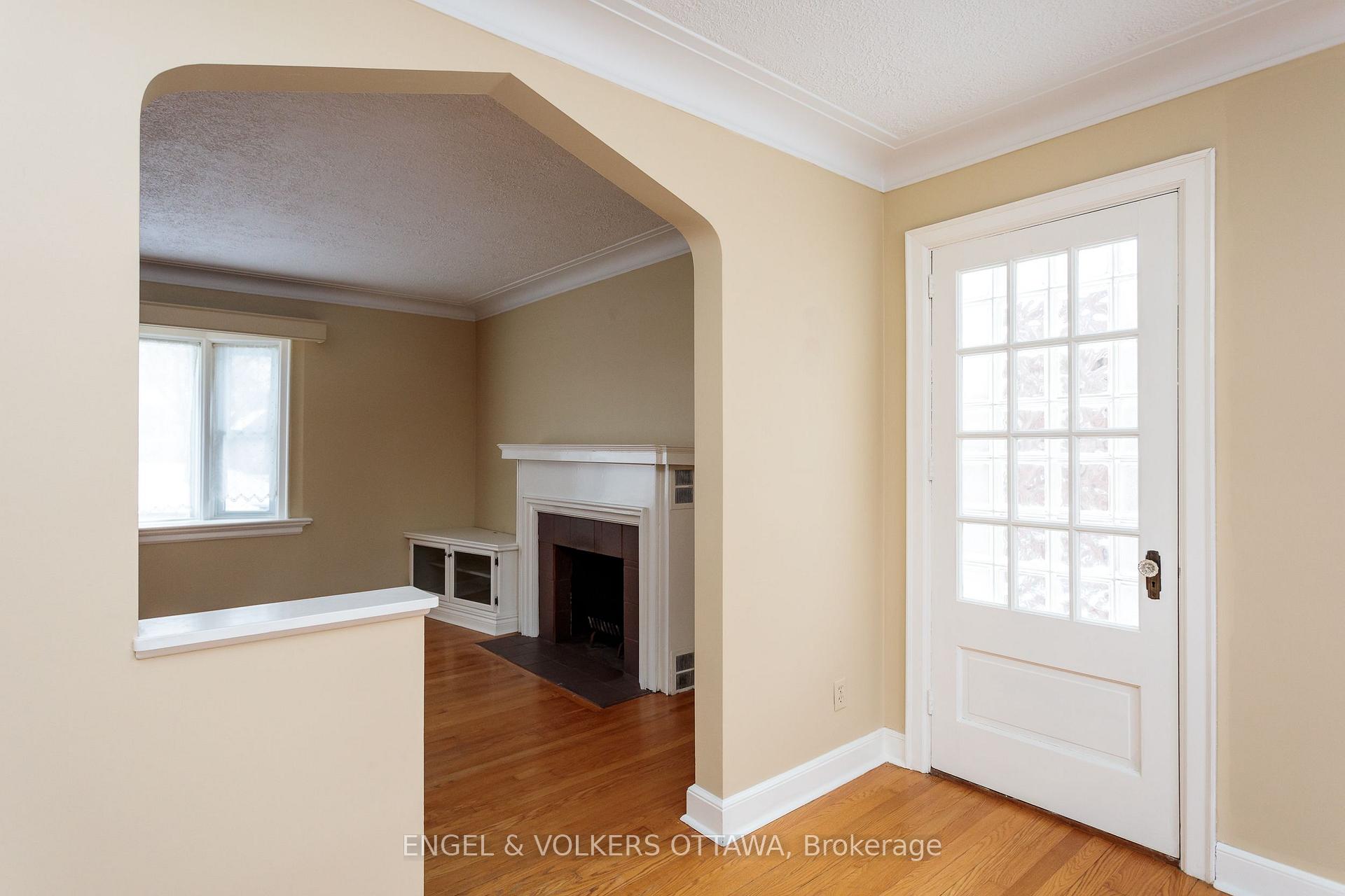 Photo 11 of 225 Pleasant Park Road, Ottawa, Faircrest Heights — HOMEH