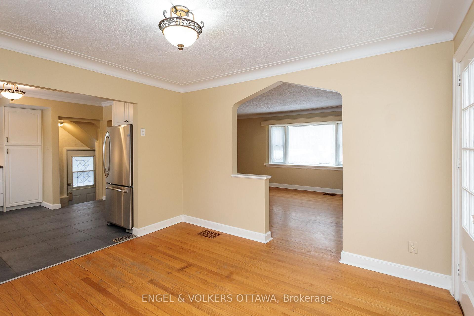 Photo 14 of 225 Pleasant Park Road, Ottawa, Faircrest Heights — HOMEH