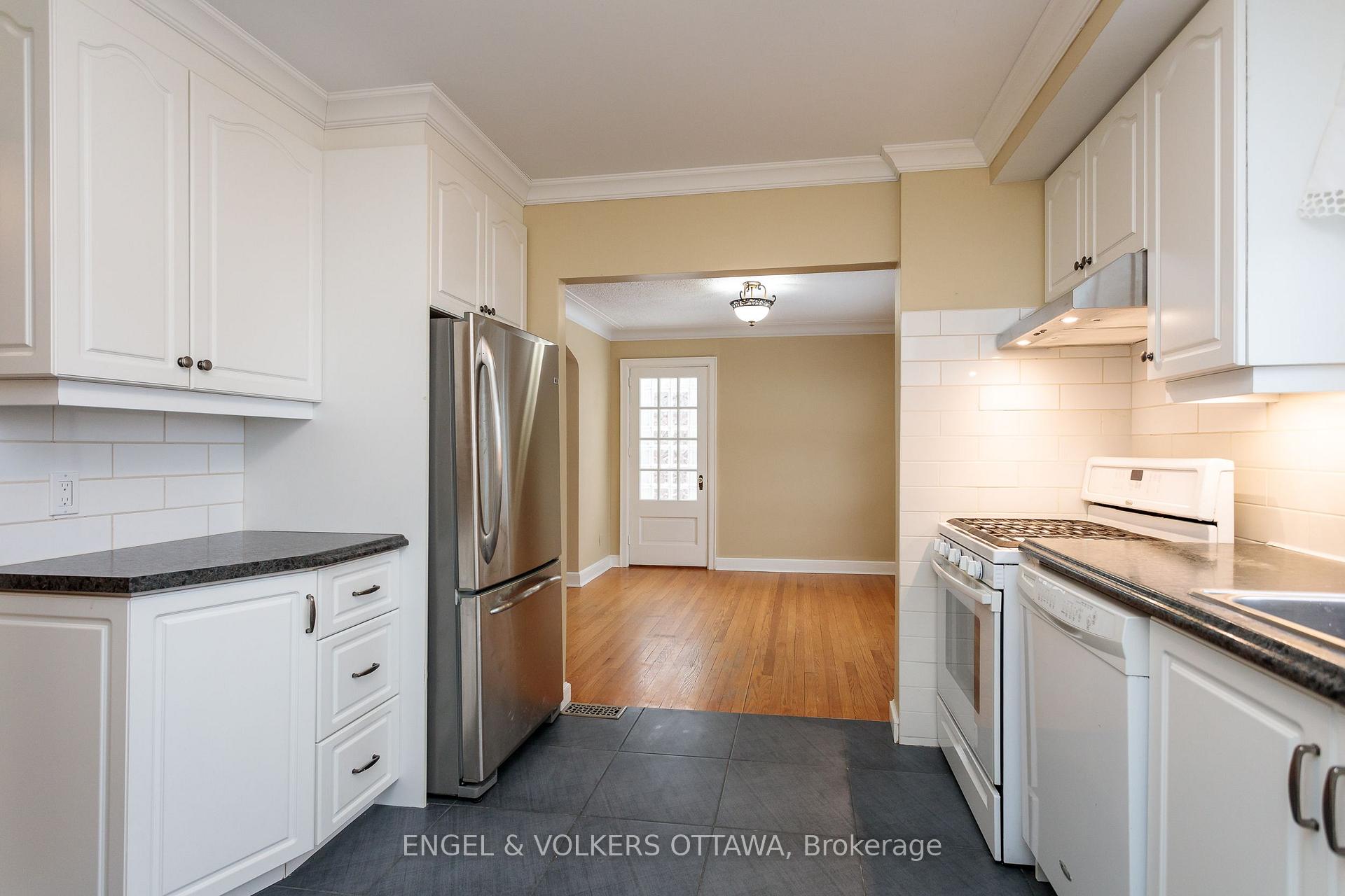 Photo 19 of 225 Pleasant Park Road, Ottawa, Faircrest Heights — HOMEH