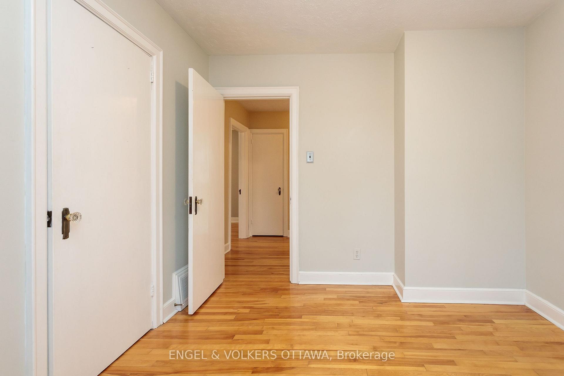 Photo 25 of 225 Pleasant Park Road, Ottawa, Faircrest Heights — HOMEH
