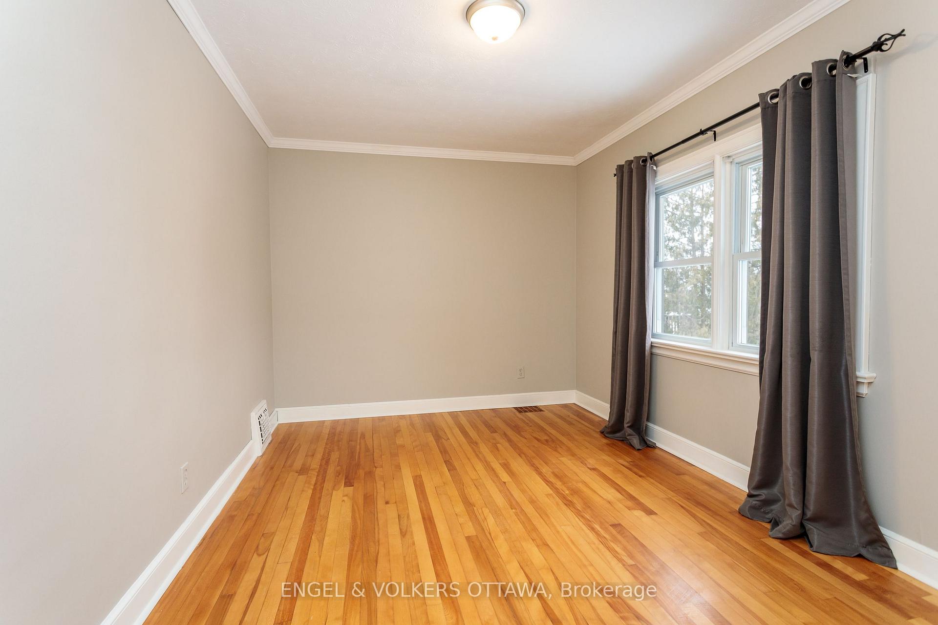 Photo 27 of 225 Pleasant Park Road, Ottawa, Faircrest Heights — HOMEH