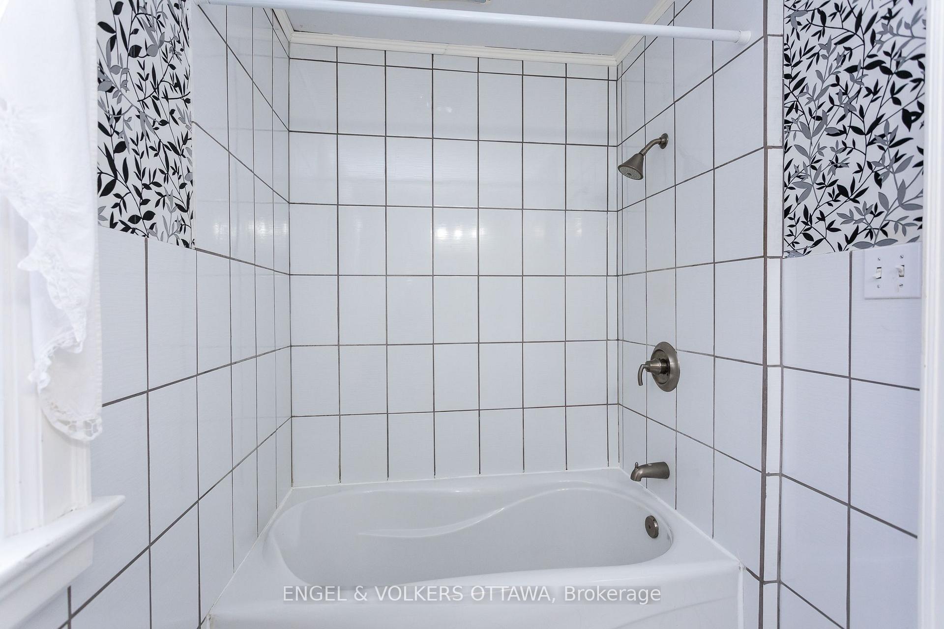 Photo 35 of 225 Pleasant Park Road, Ottawa, Faircrest Heights — HOMEH