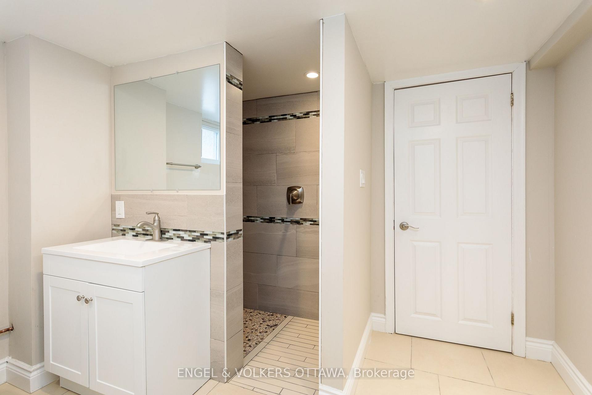 Photo 39 of 225 Pleasant Park Road, Ottawa, Faircrest Heights — HOMEH