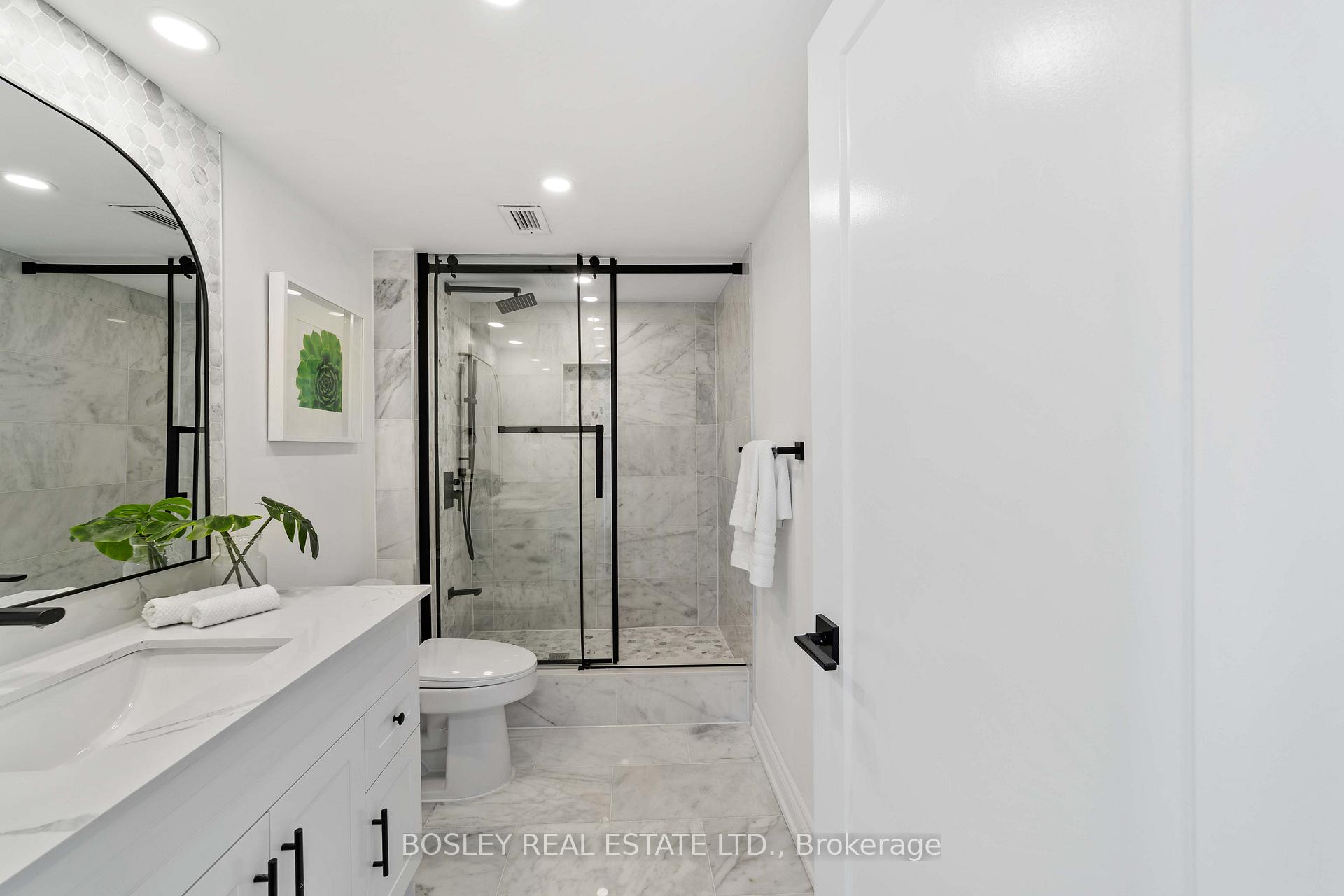 Photo 15 of Unit PH02, 705 King Street, Toronto, Niagara — HOMEH