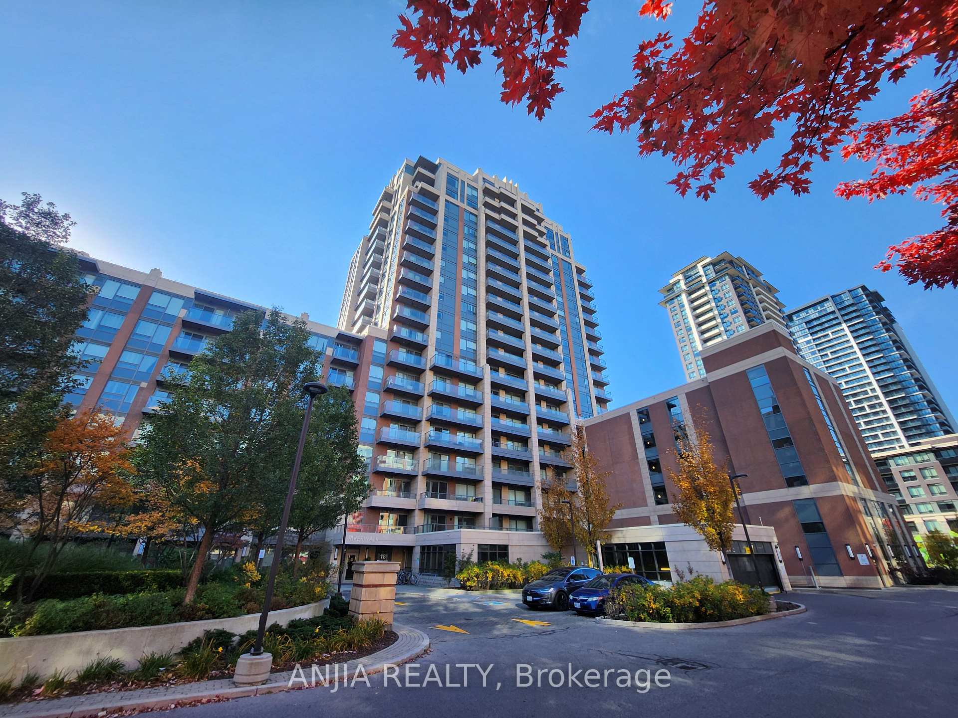 Photo 2 of Unit 901, 18 Uptown Drive, Markham, Unionville — HOMEH