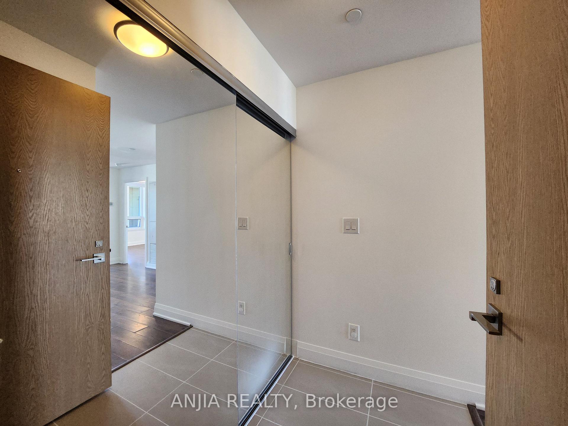 Photo 7 of Unit 901, 18 Uptown Drive, Markham, Unionville — HOMEH