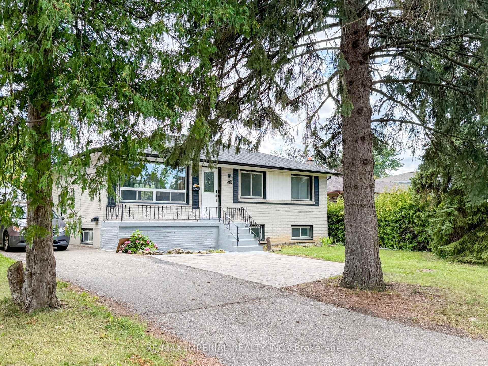 Photo 1 of Unit Main, 388 Becker Road, Richmond Hill, Crosby — HOMEH