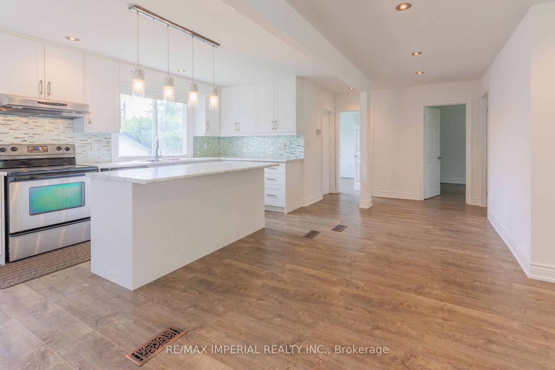 Photo 4 of Unit Main, 388 Becker Road, Richmond Hill, Crosby — HOMEH