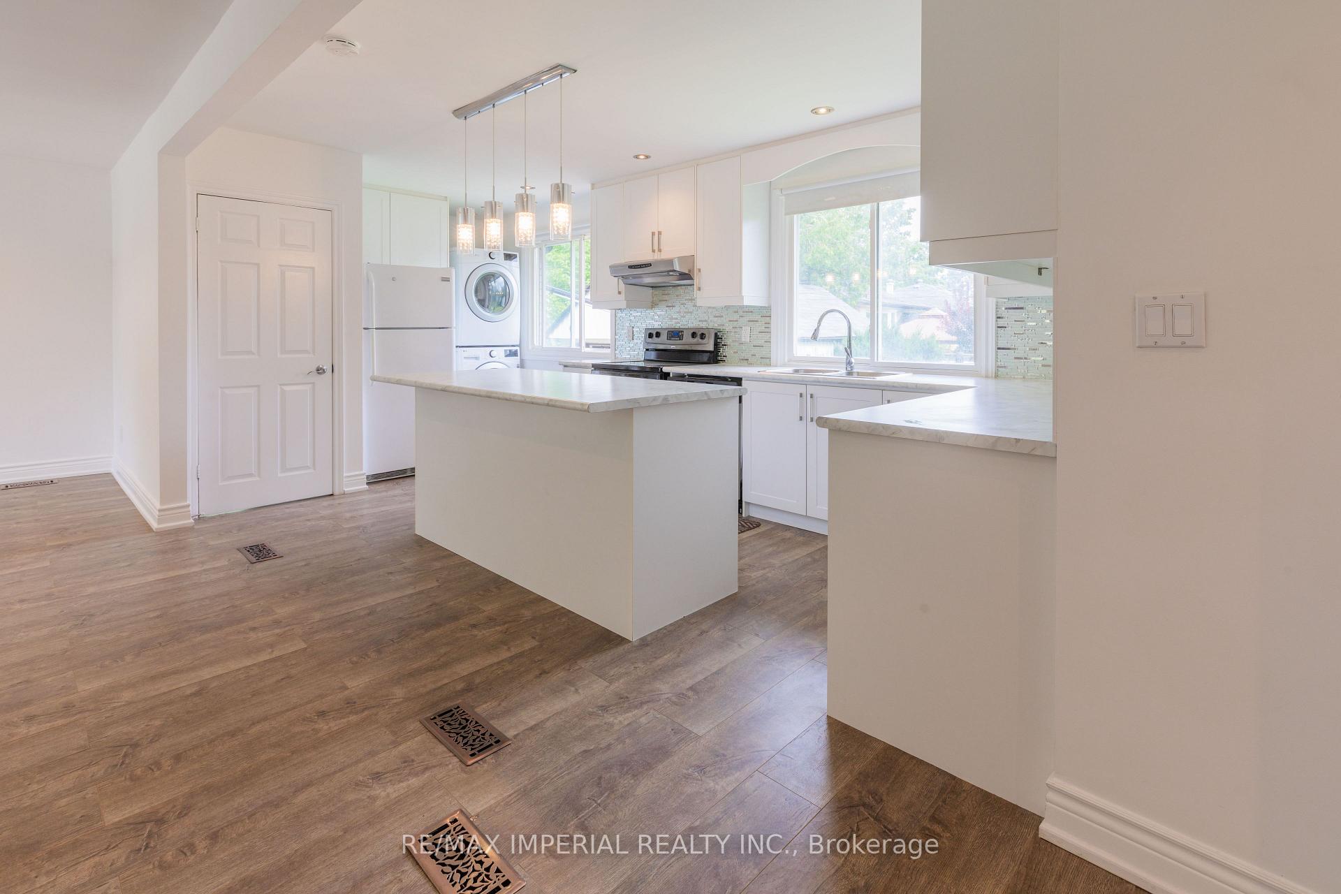 Photo 7 of Unit Main, 388 Becker Road, Richmond Hill, Crosby — HOMEH