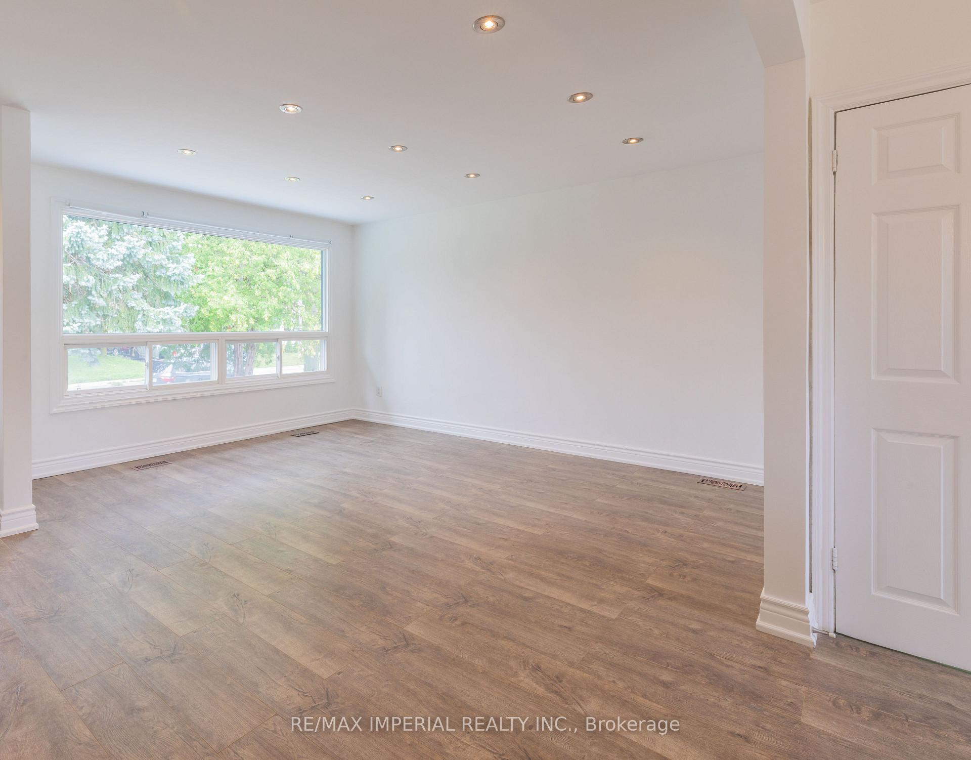 Photo 8 of Unit Main, 388 Becker Road, Richmond Hill, Crosby — HOMEH