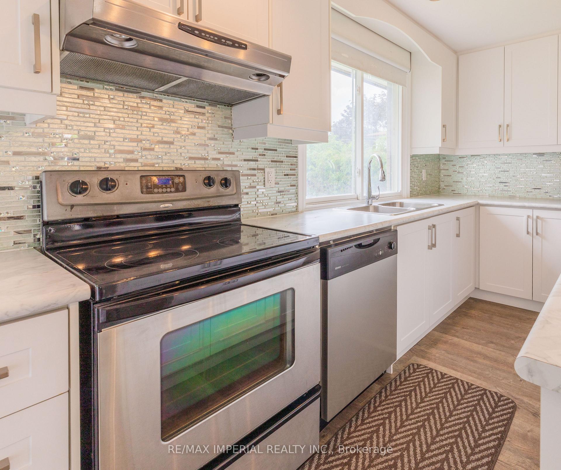 Photo 10 of Unit Main, 388 Becker Road, Richmond Hill, Crosby — HOMEH