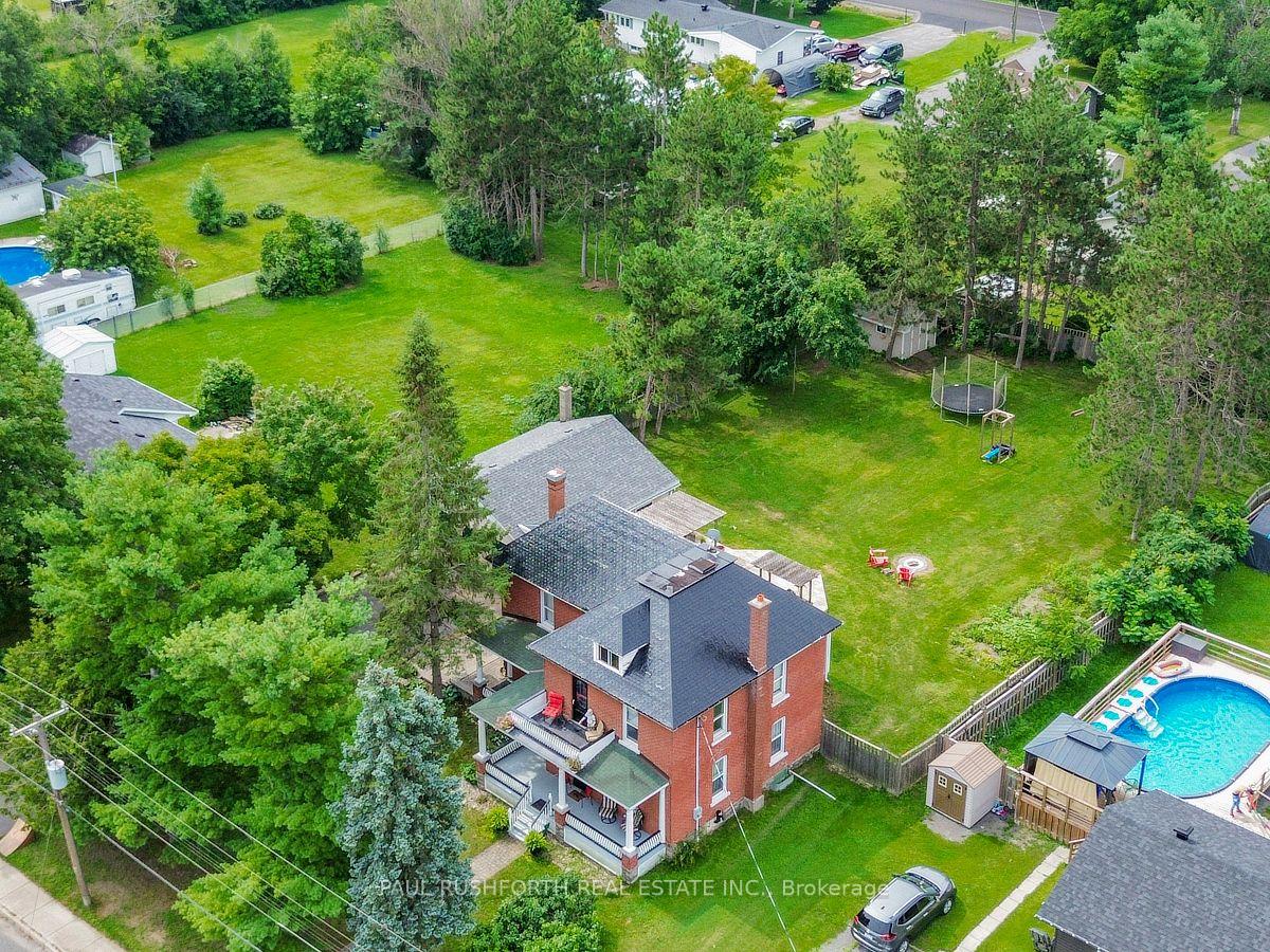 Photo 3 of 100 Poole Street, McNab/Braeside, Mcnab/Braeside Twps — HOMEH