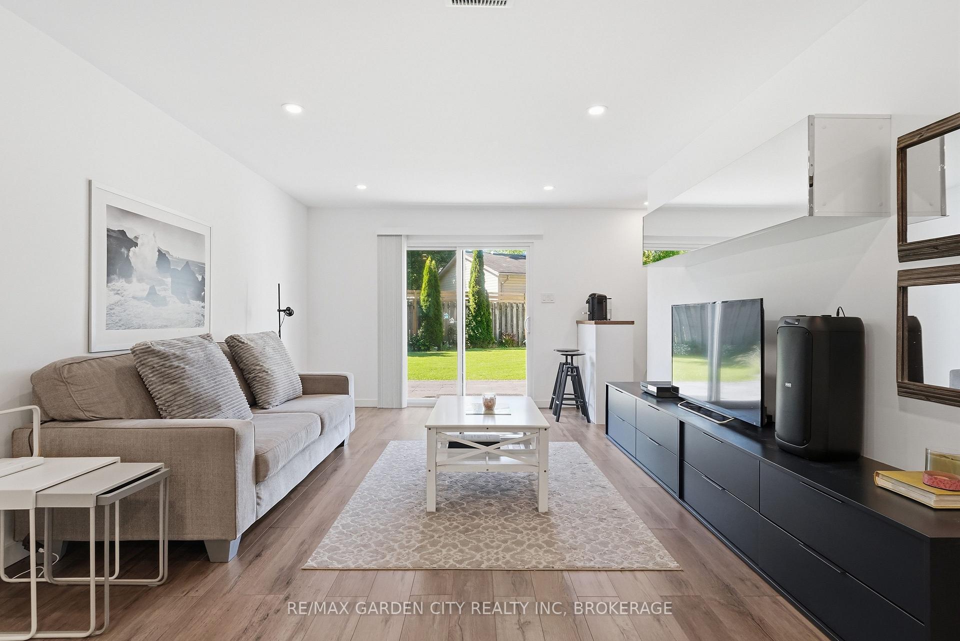 Photo 6 of 50 Beamer Avenue, St. Catharines, Bunting/Linwell — HOMEH