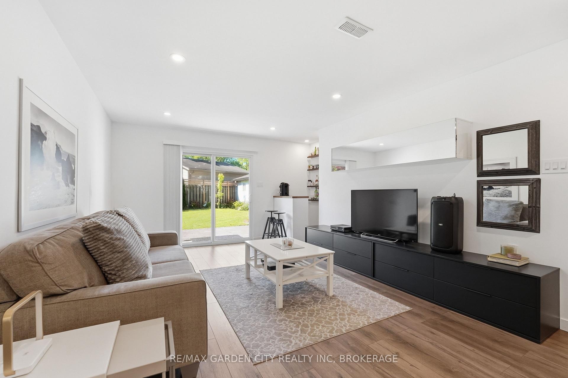 Photo 7 of 50 Beamer Avenue, St. Catharines, Bunting/Linwell — HOMEH