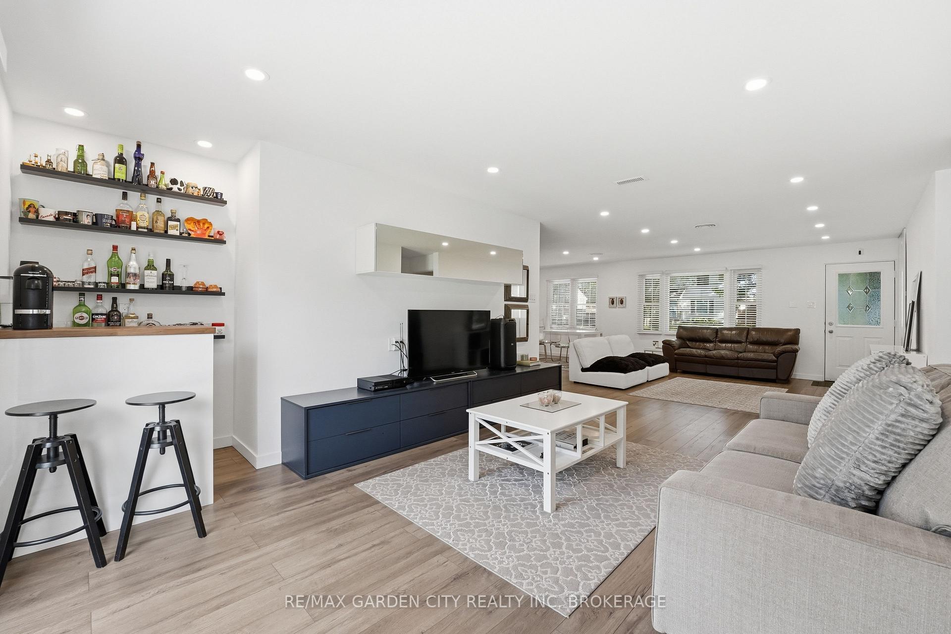 Photo 9 of 50 Beamer Avenue, St. Catharines, Bunting/Linwell — HOMEH