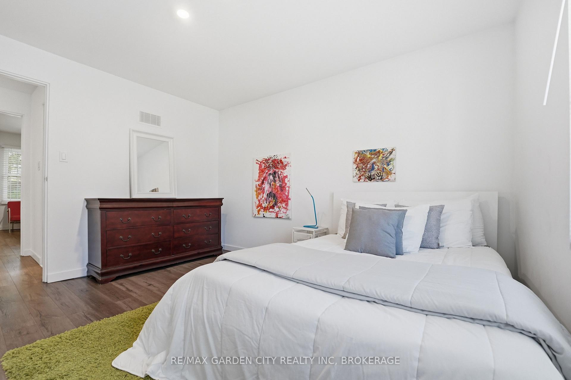 Photo 24 of 50 Beamer Avenue, St. Catharines, Bunting/Linwell — HOMEH