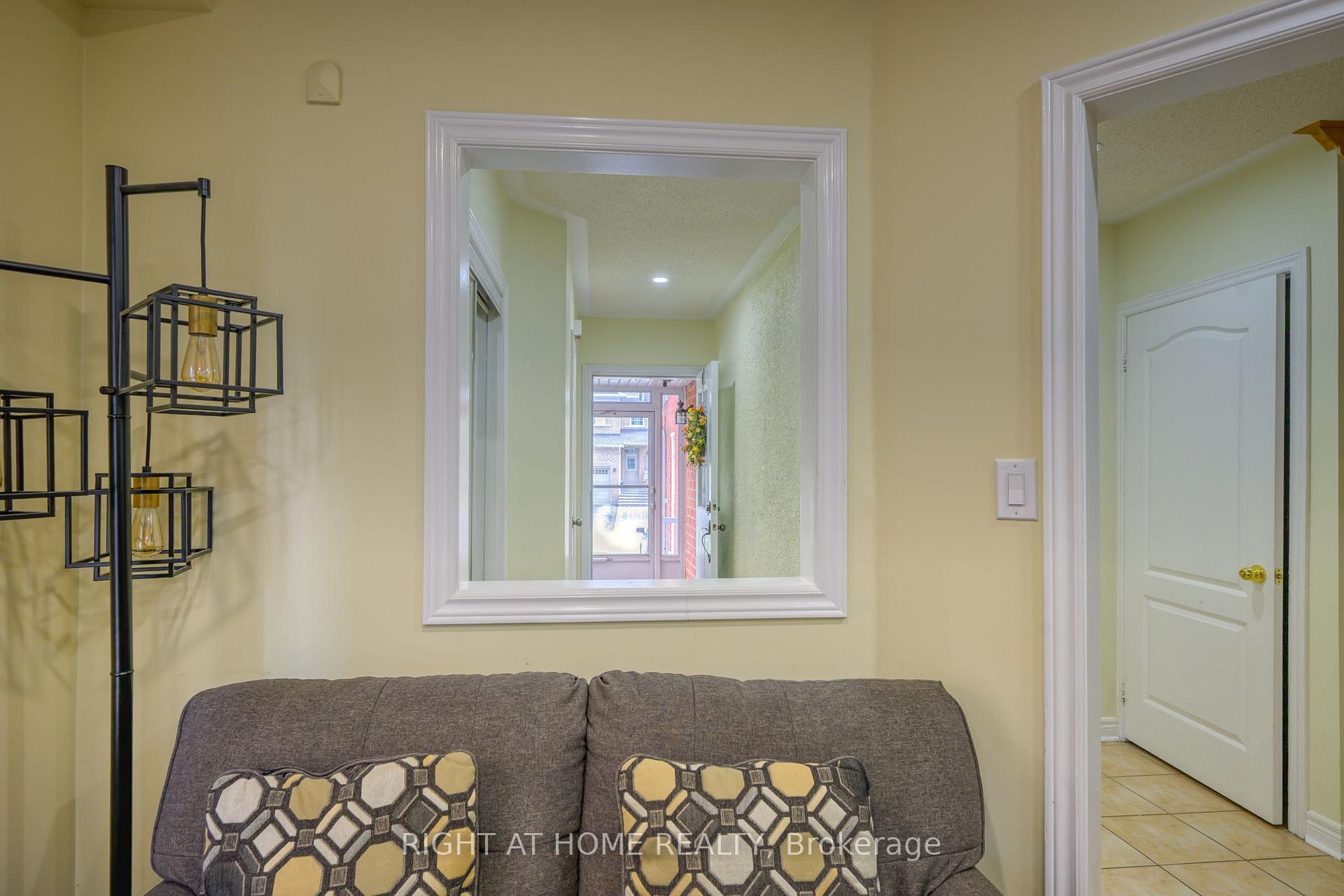 Photo 6 of 6683 Opera Glass Crescent, Mississauga, Meadowvale Village — HOMEH