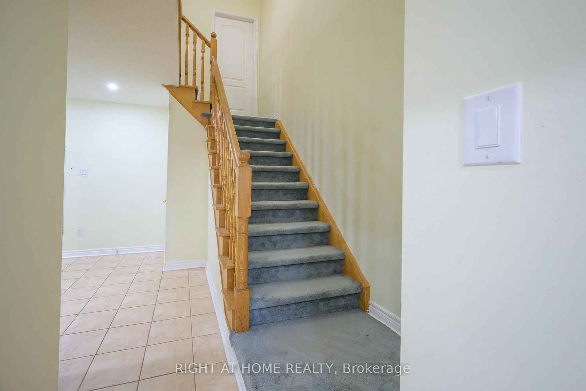 Photo 15 of 6683 Opera Glass Crescent, Mississauga, Meadowvale Village — HOMEH