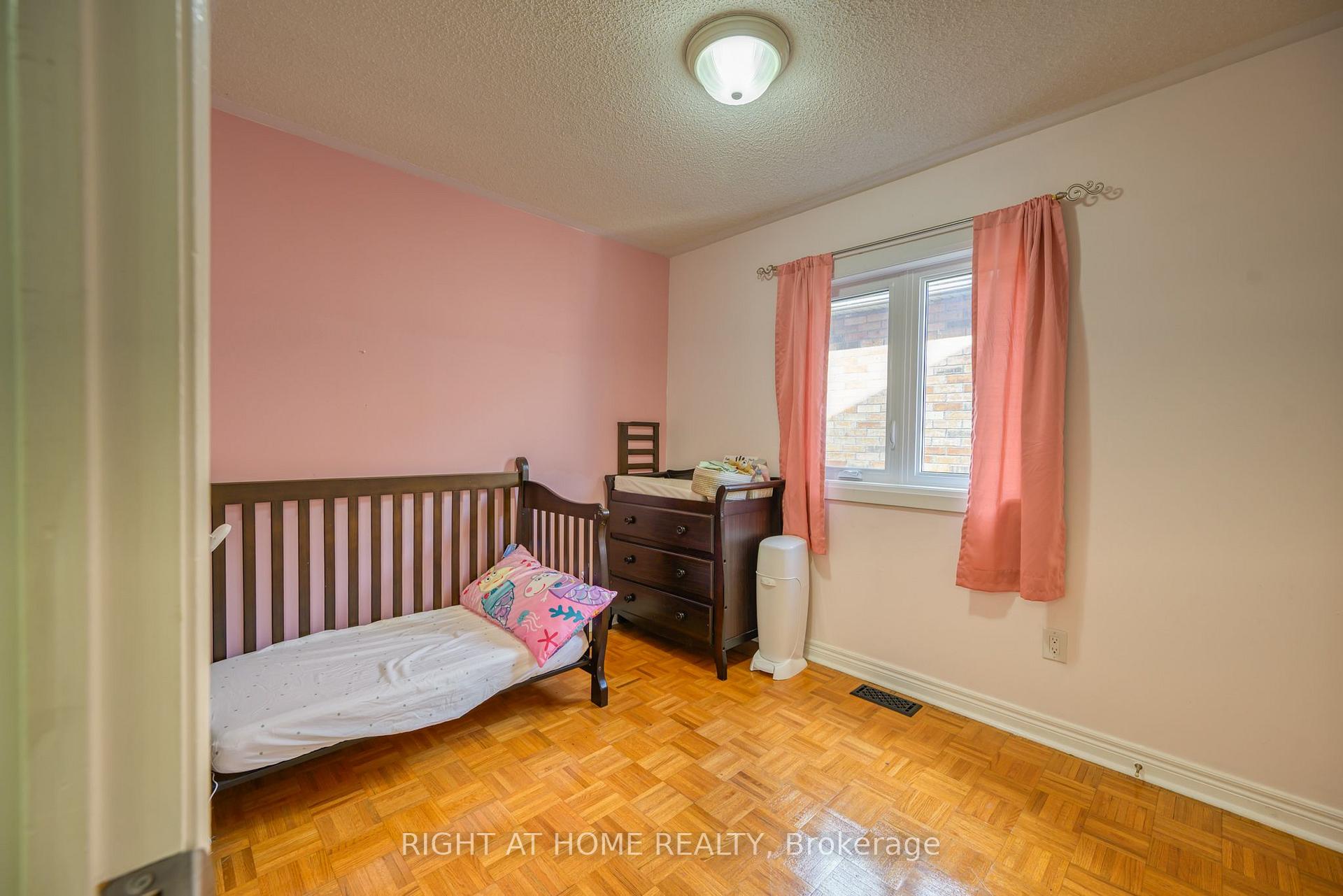 Photo 18 of 6683 Opera Glass Crescent, Mississauga, Meadowvale Village — HOMEH