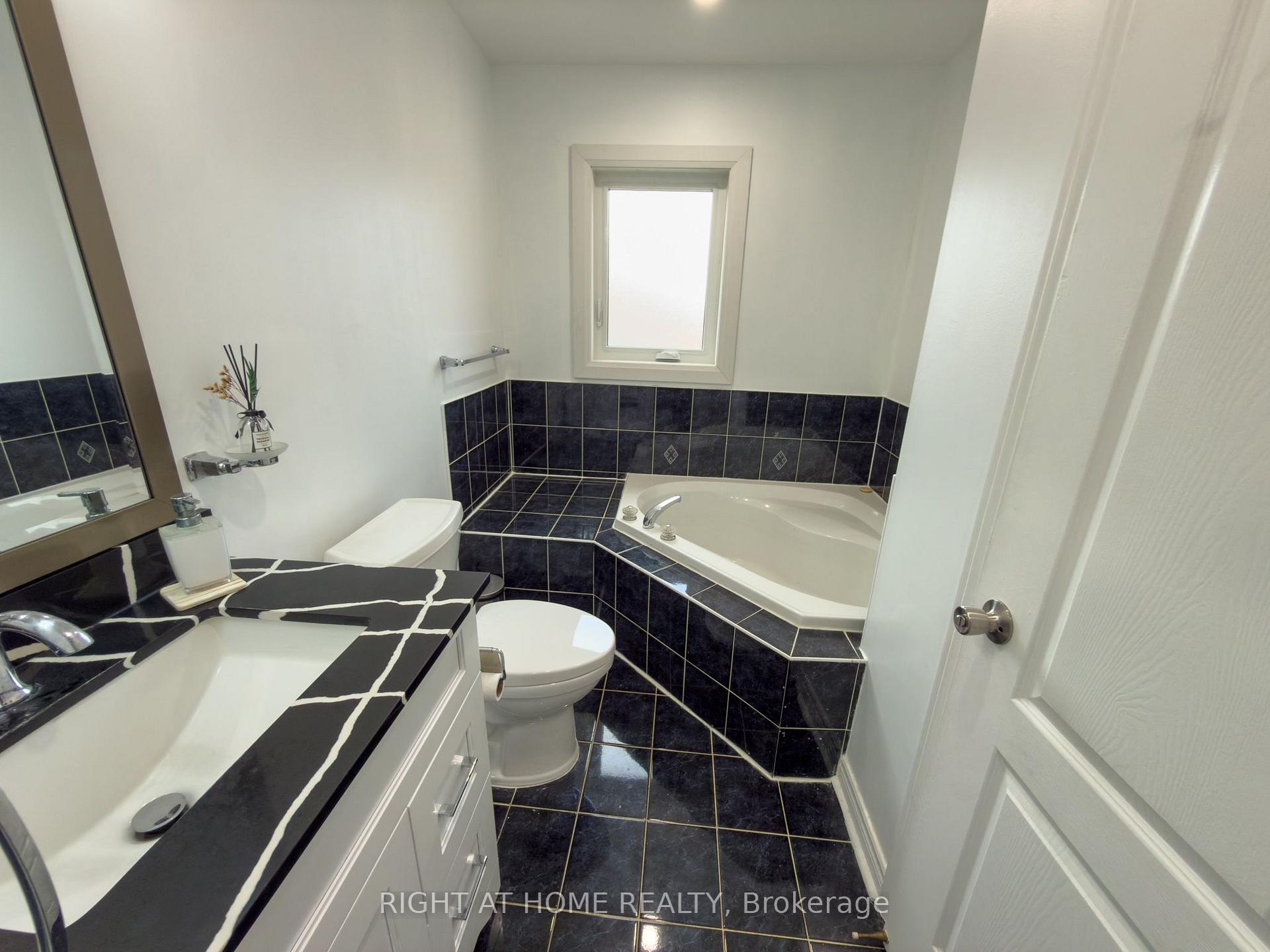 Photo 30 of 6683 Opera Glass Crescent, Mississauga, Meadowvale Village — HOMEH