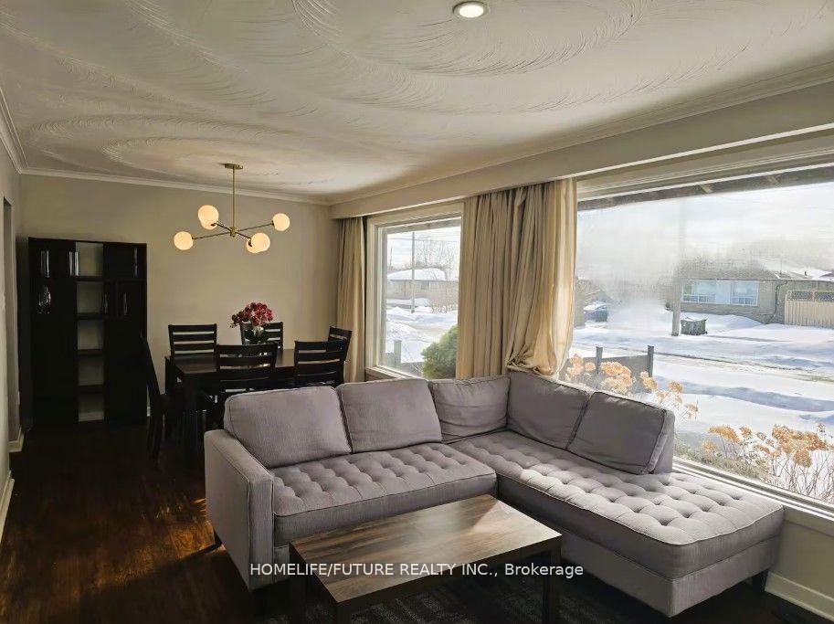 Photo 3 of 7 Stonehenge Crescent, Scarborough, Woburn — HOMEH