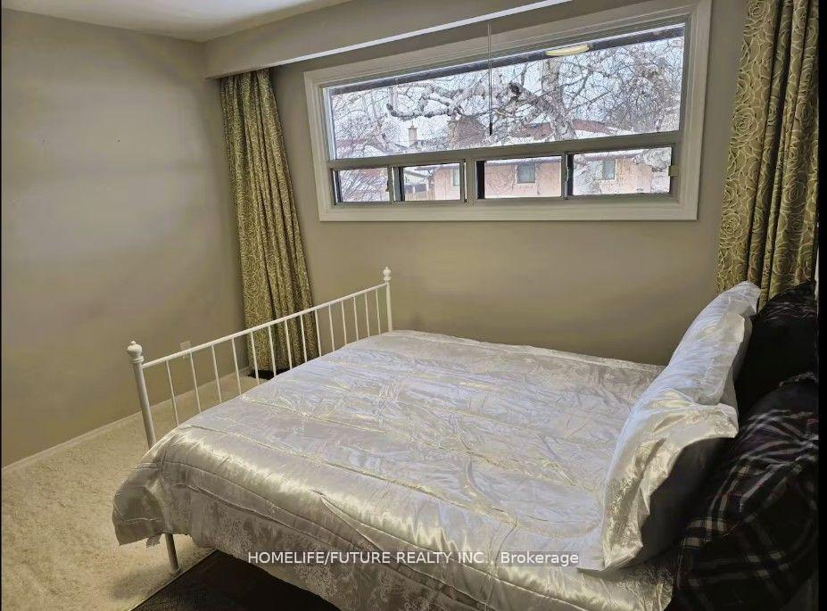 Photo 10 of 7 Stonehenge Crescent, Scarborough, Woburn — HOMEH