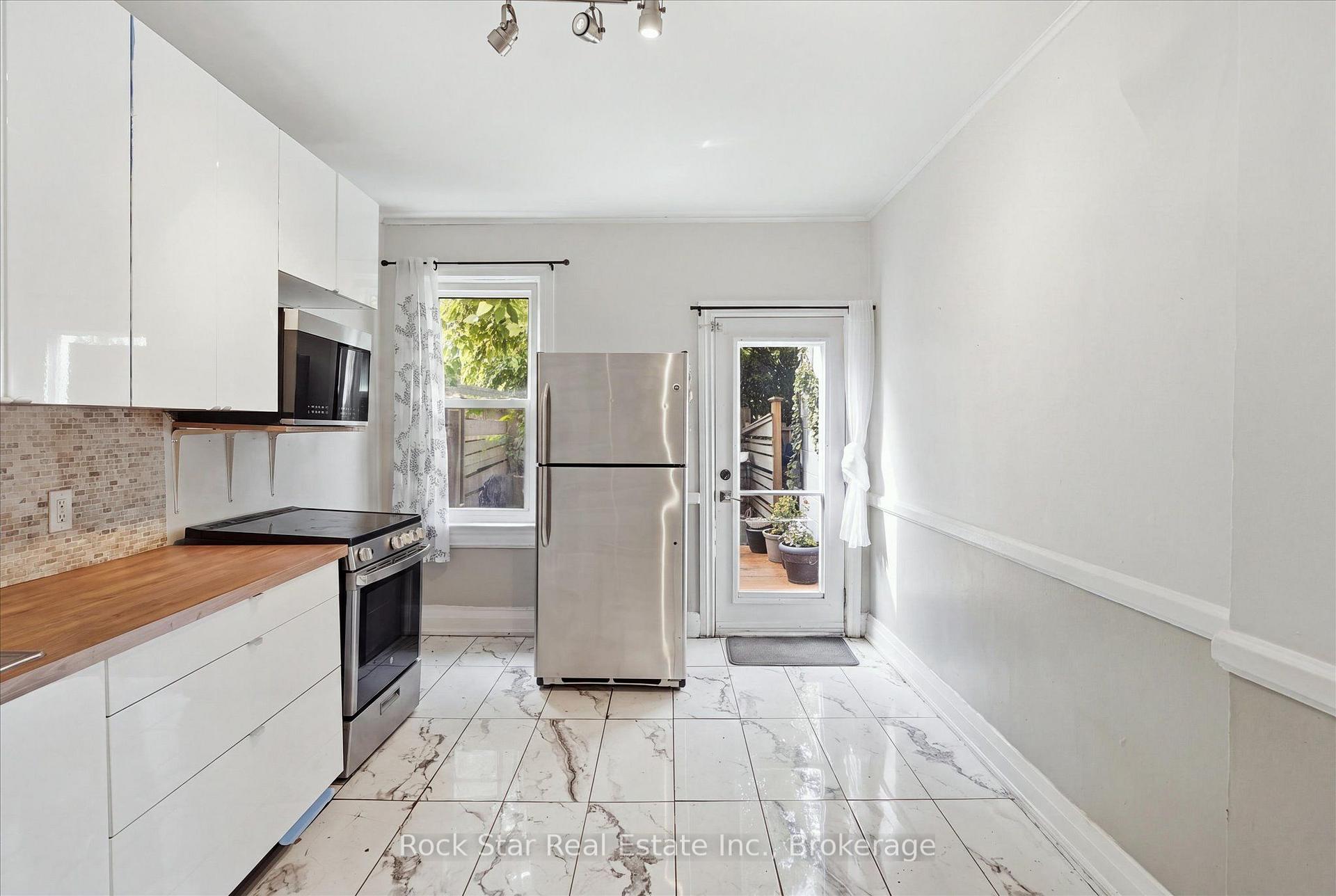 Photo 10 of 1259 Davenport Road, Toronto, Dovercourt-Wallace Emerson-Junction — HOMEH