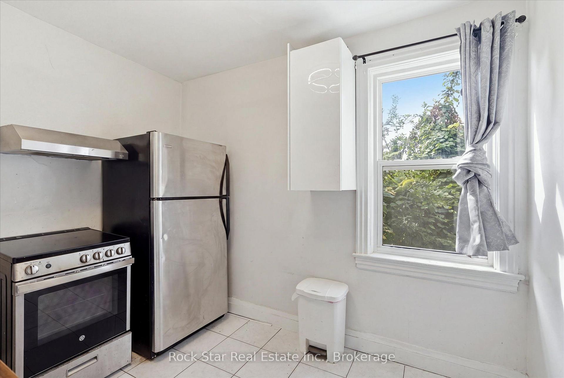 Photo 14 of 1259 Davenport Road, Toronto, Dovercourt-Wallace Emerson-Junction — HOMEH