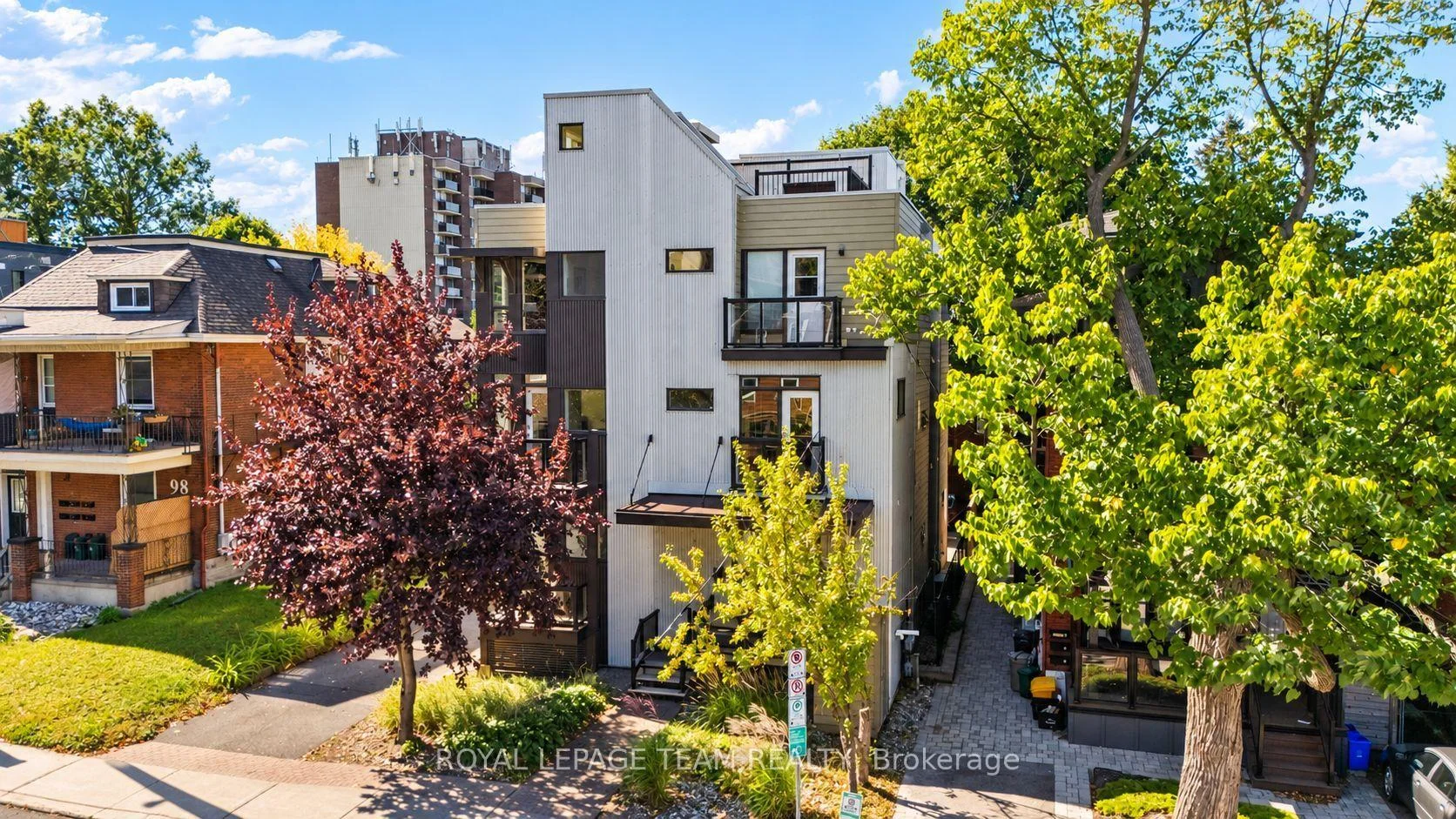 Photo of Unit B, 92 Holland Avenue
