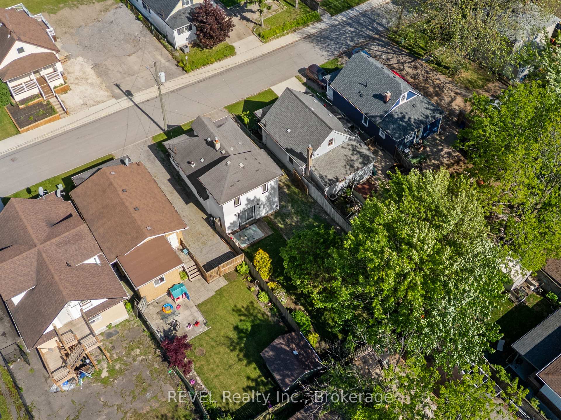 Photo 35 of 61 Patricia Street, Thorold, Thorold Downtown — HOMEH