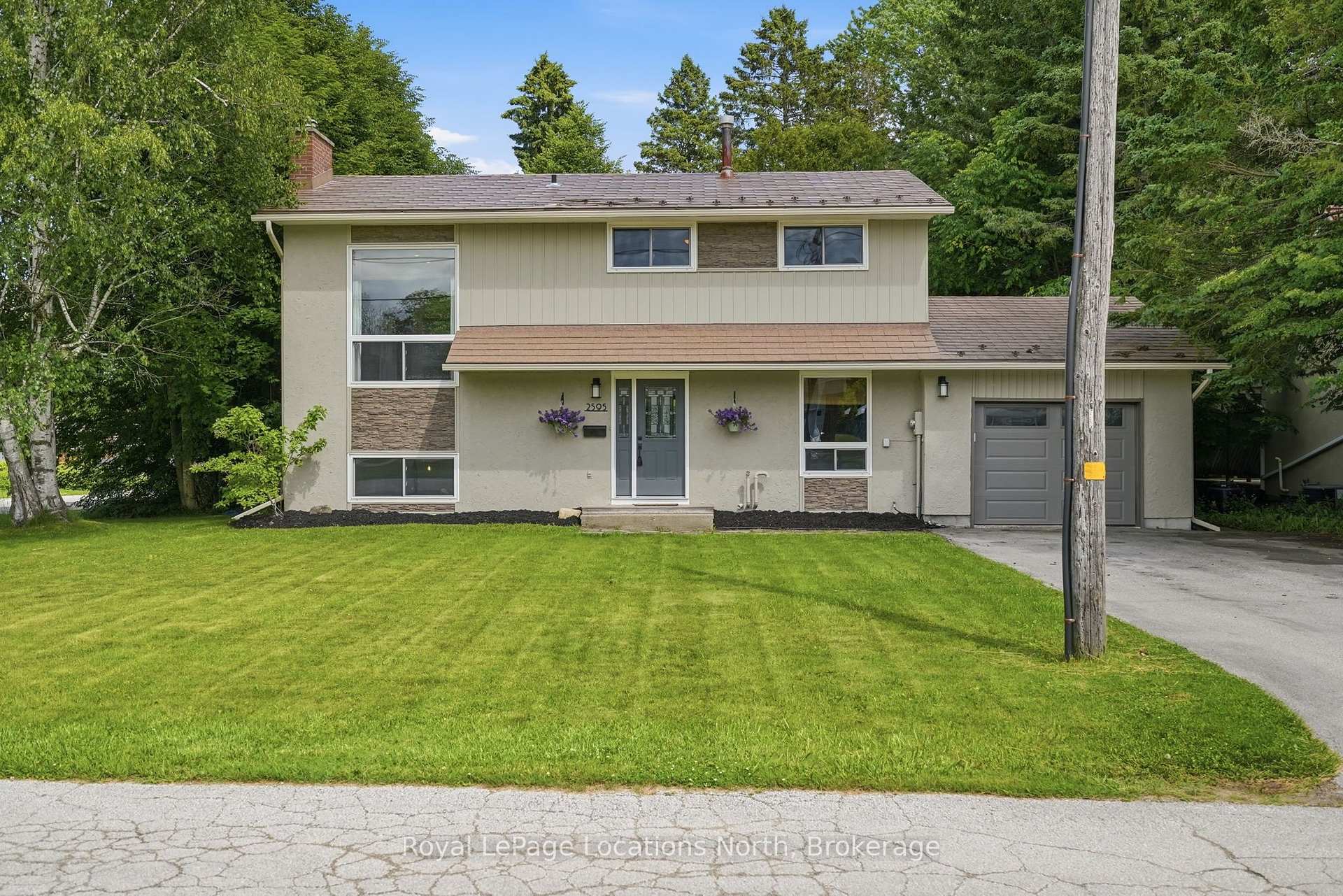 Photo of 2595 6th Avenue W