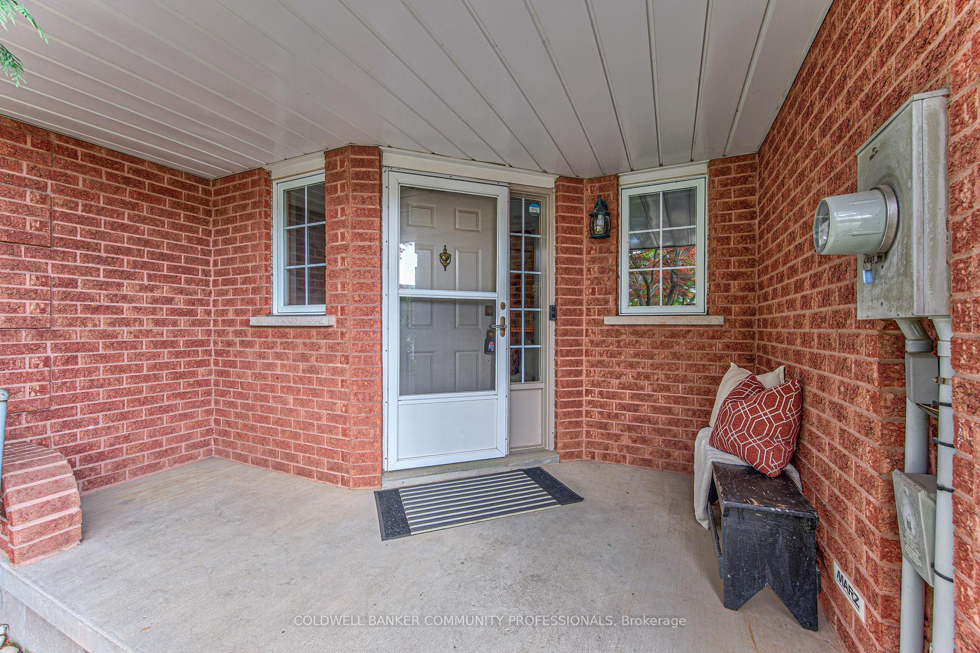 Photo 3 of 86 Chelsea Crescent, Hamilton, Stoney Creek — HOMEH