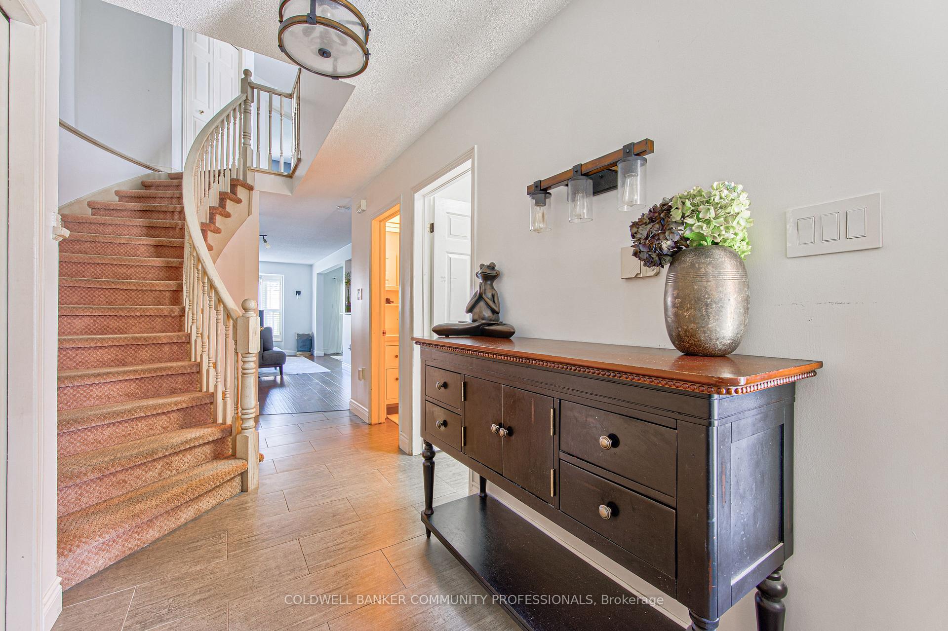 Photo 5 of 86 Chelsea Crescent, Hamilton, Stoney Creek — HOMEH