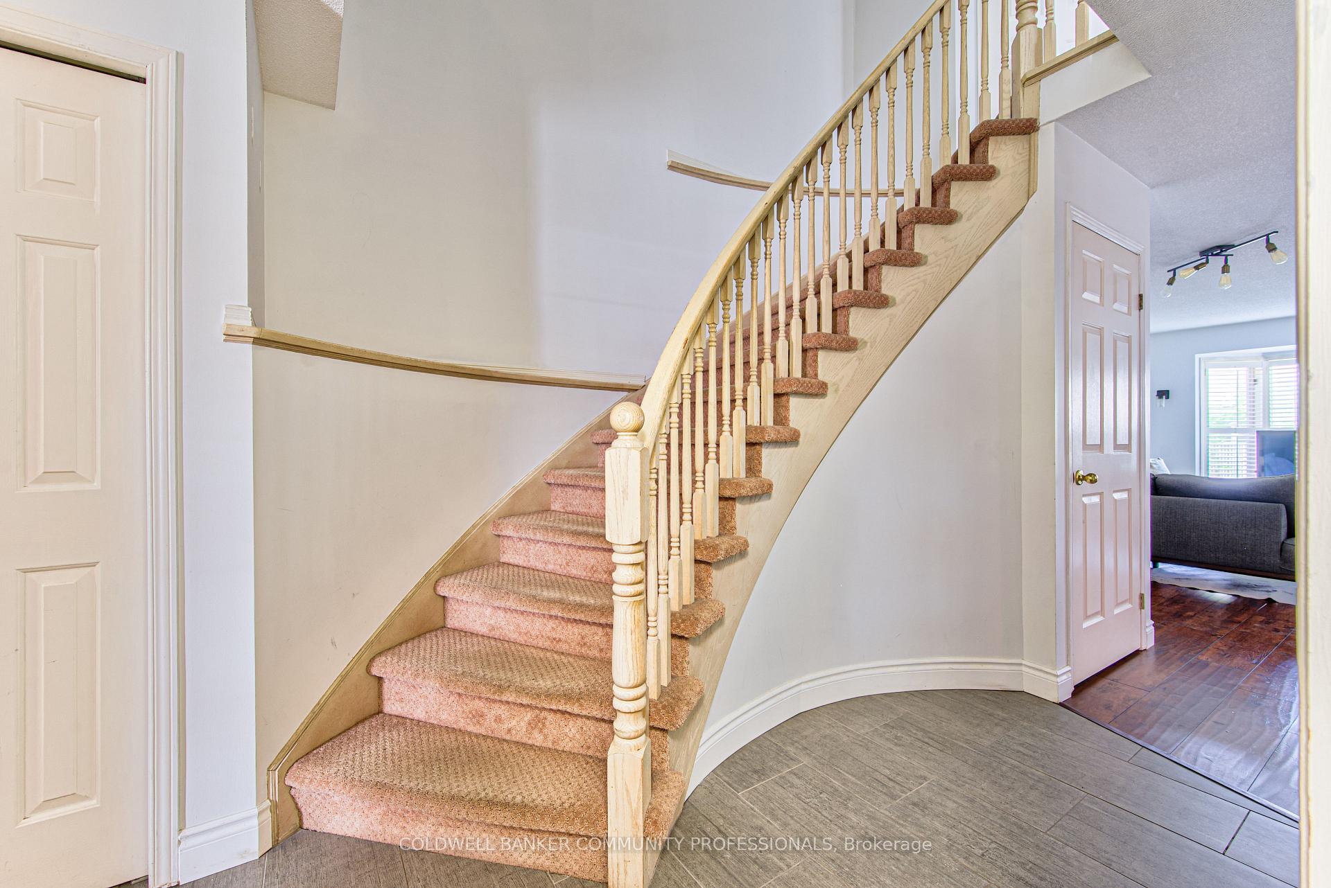 Photo 6 of 86 Chelsea Crescent, Hamilton, Stoney Creek — HOMEH