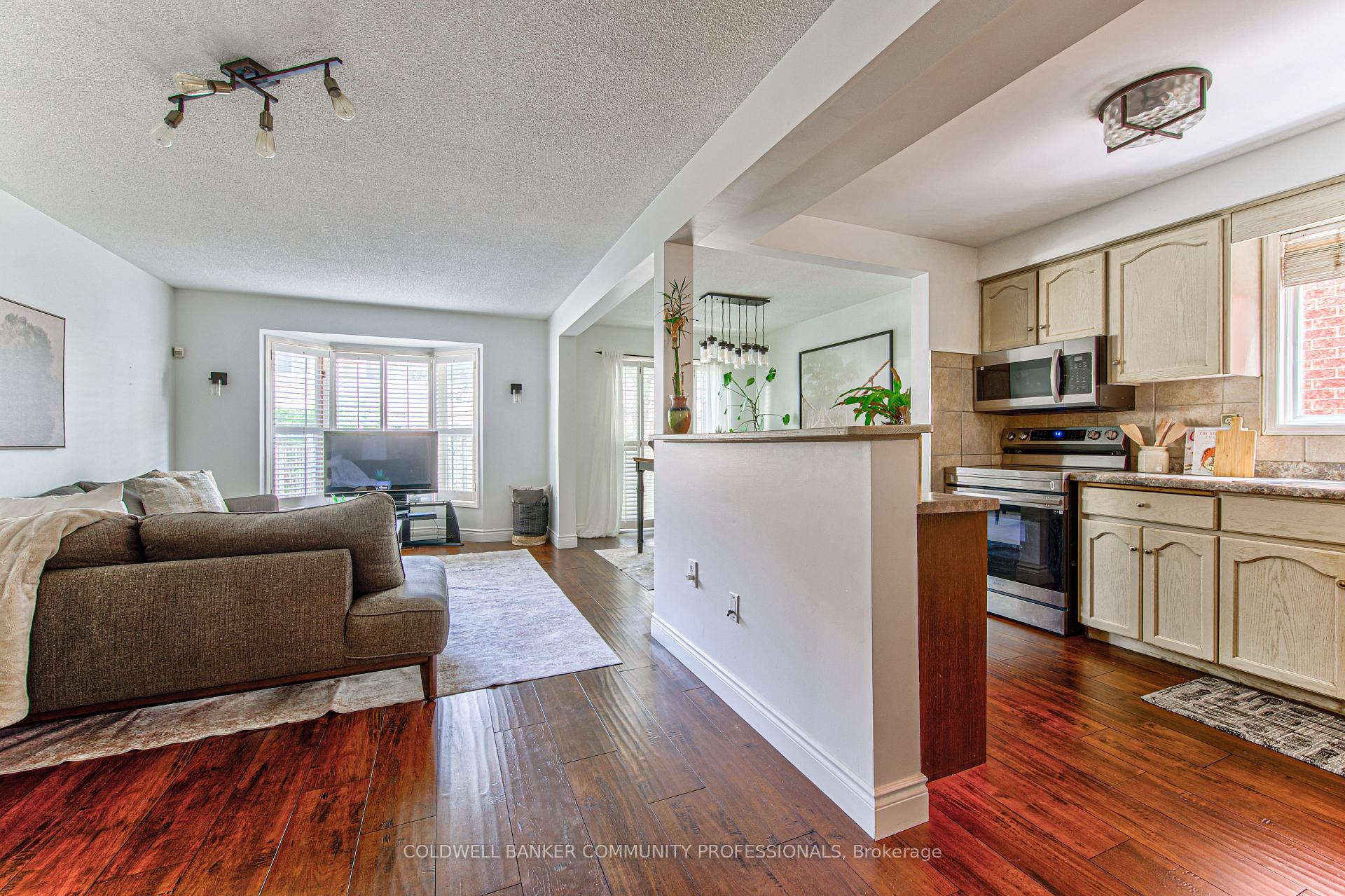 Photo 9 of 86 Chelsea Crescent, Hamilton, Stoney Creek — HOMEH