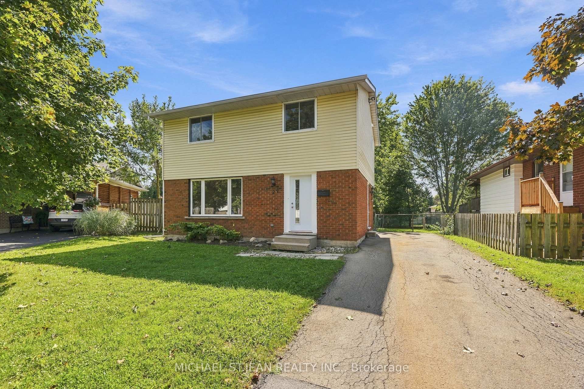 Photo 3 of 27 Cummington Place, Welland, N. Welland — HOMEH
