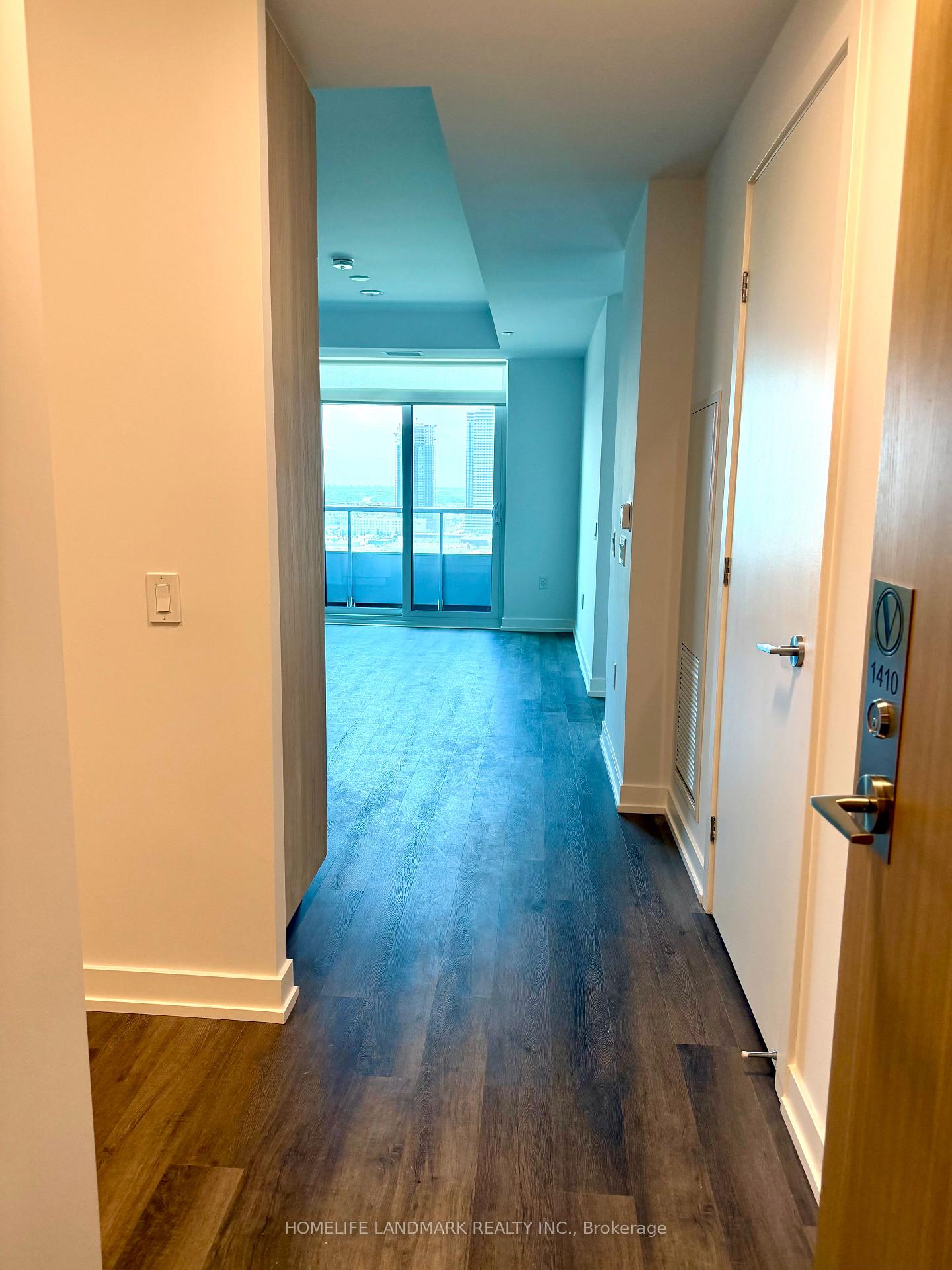 Photo 2 of Unit 1810, 5 Meadowdale Road, Vaughan, West Woodbridge — HOMEH