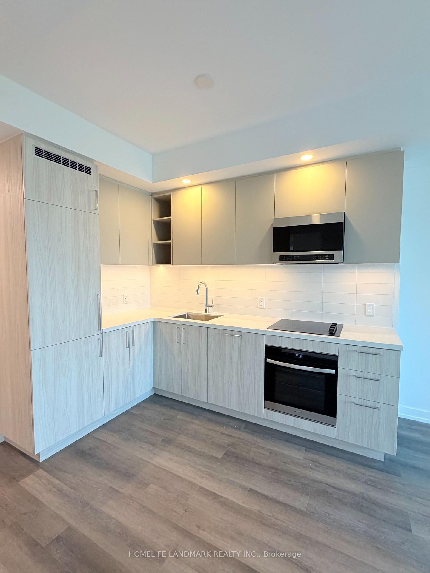 Photo 3 of Unit 1810, 5 Meadowdale Road, Vaughan, West Woodbridge — HOMEH