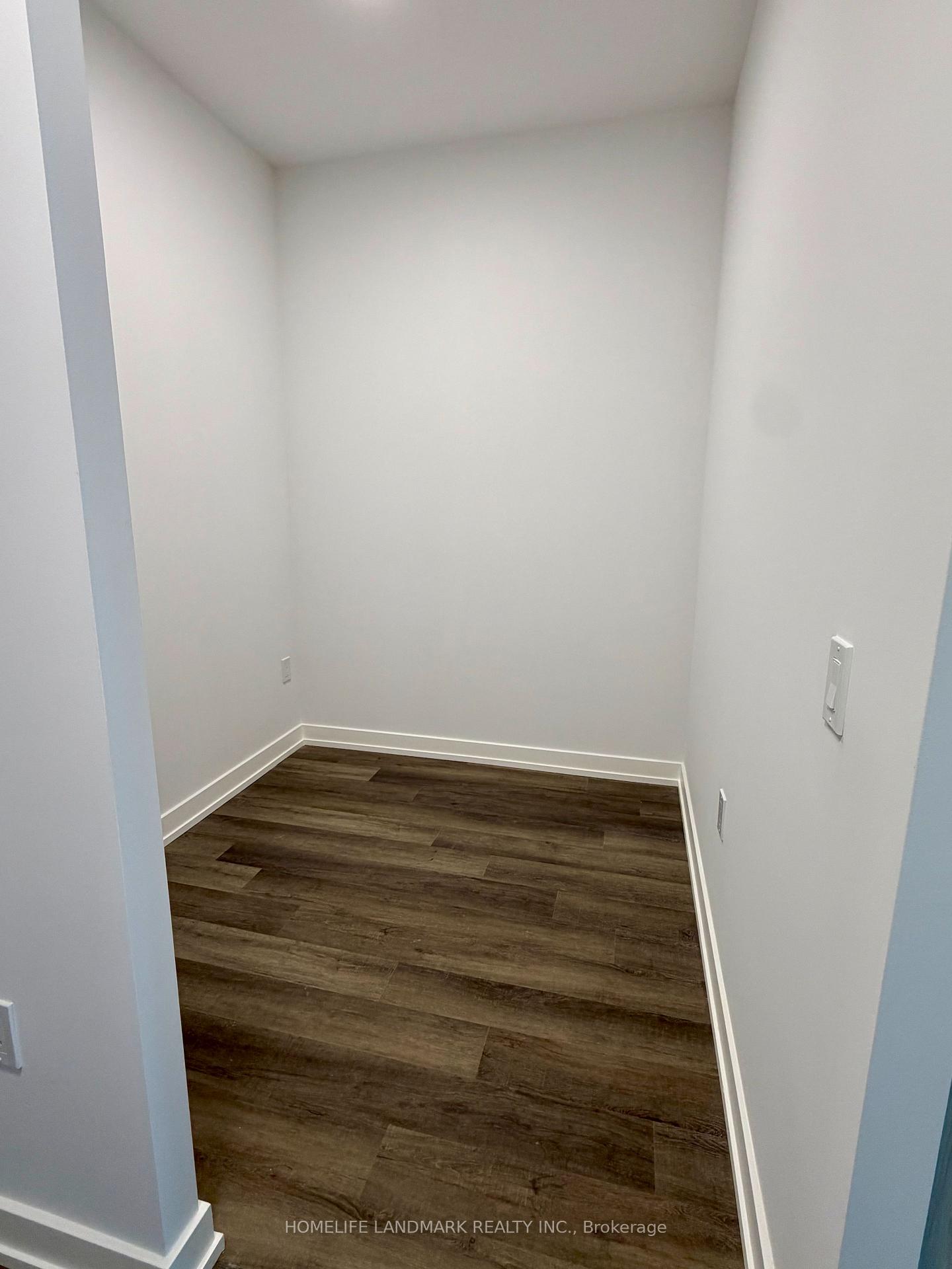Photo 10 of Unit 1810, 5 Meadowdale Road, Vaughan, West Woodbridge — HOMEH
