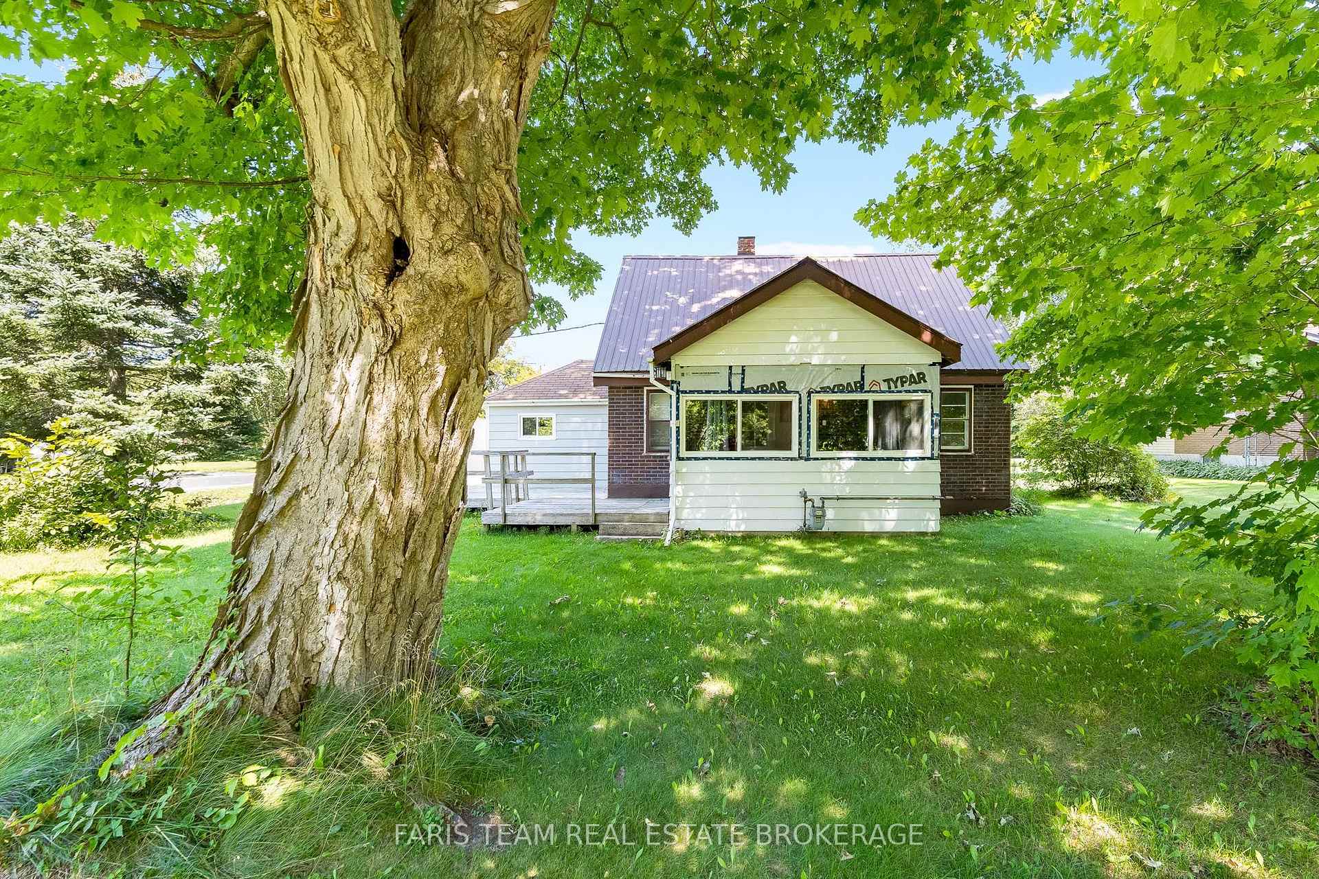 Photo 3 of 29 Marsh Lane, Tiny, Wyebridge — HOMEH