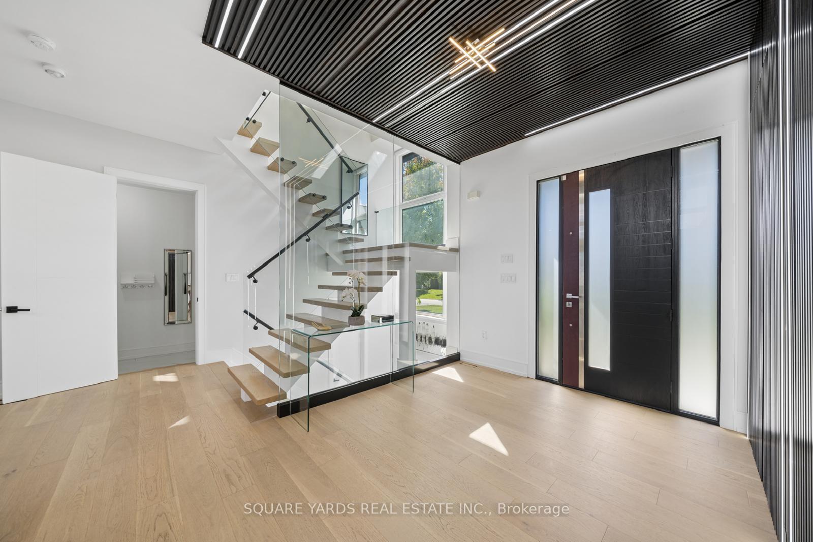 Photo 3 of 21 Montgomery Avenue, Whitby, Brooklin — HOMEH