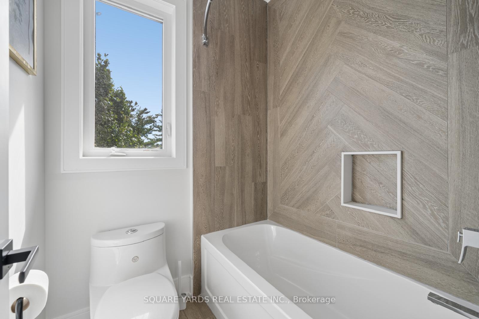Photo 34 of 21 Montgomery Avenue, Whitby, Brooklin — HOMEH