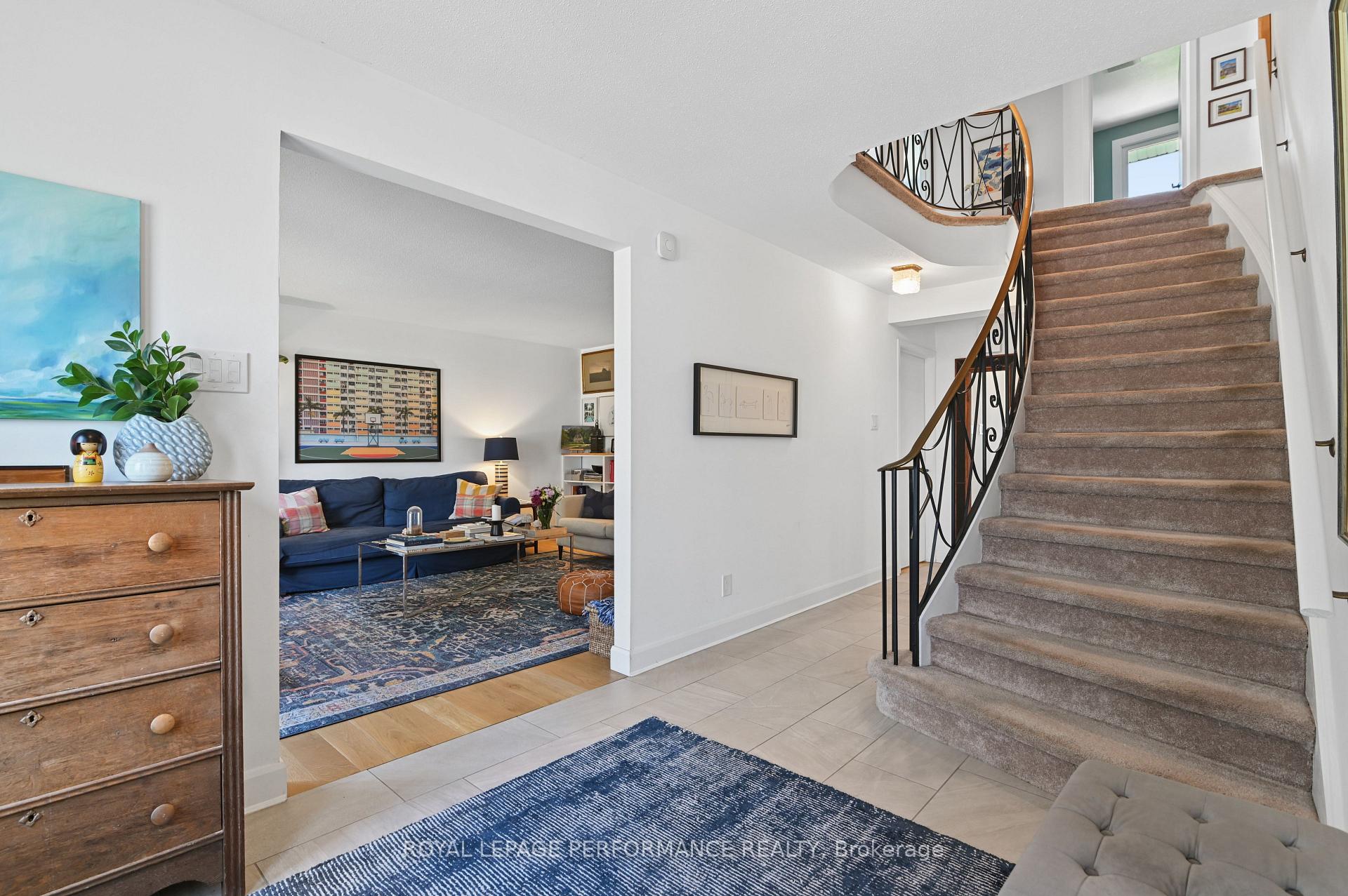 Photo 3 of 2330 Rembrandt Road, Ottawa, Whitehaven — HOMEH