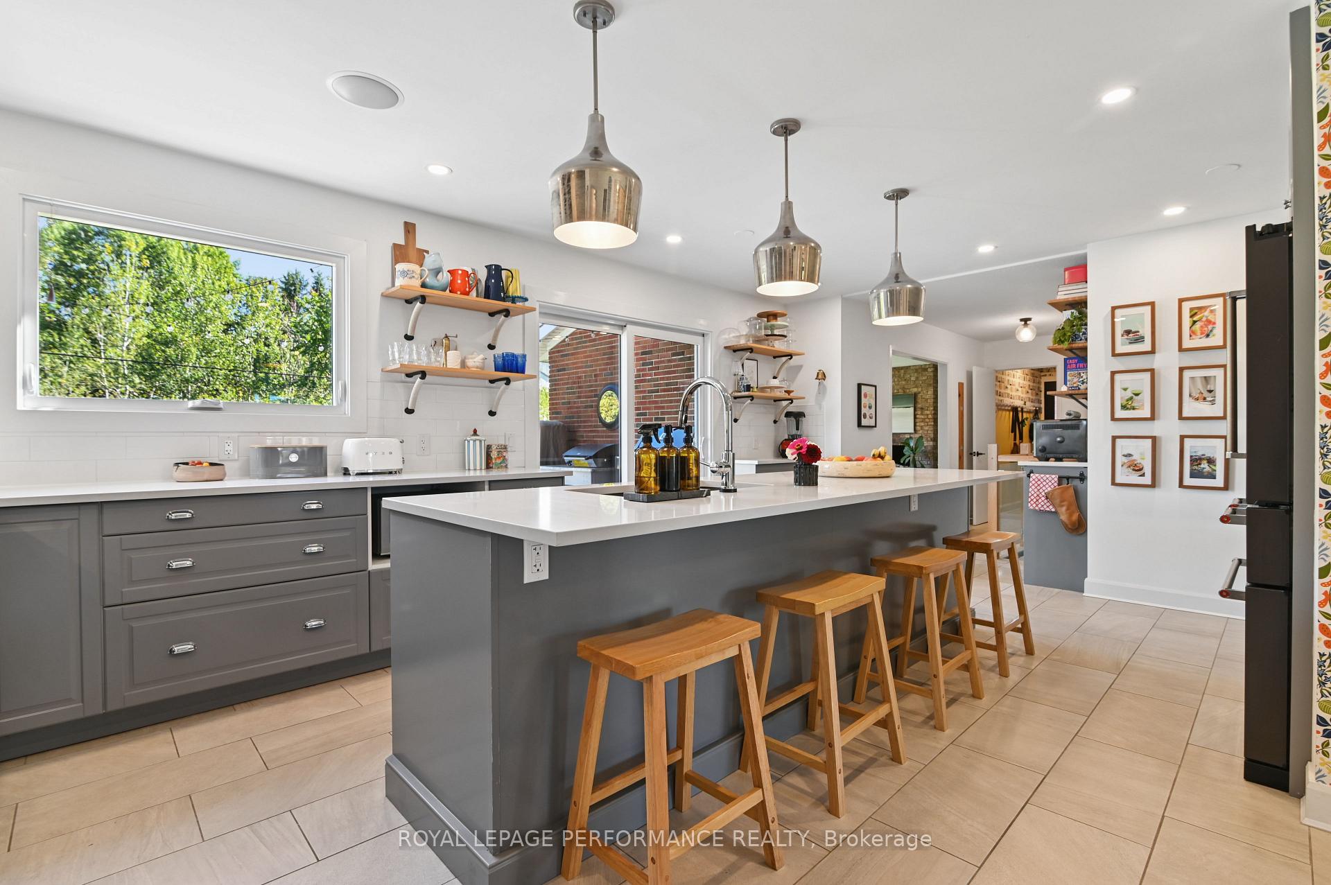 Photo 10 of 2330 Rembrandt Road, Ottawa, Whitehaven — HOMEH