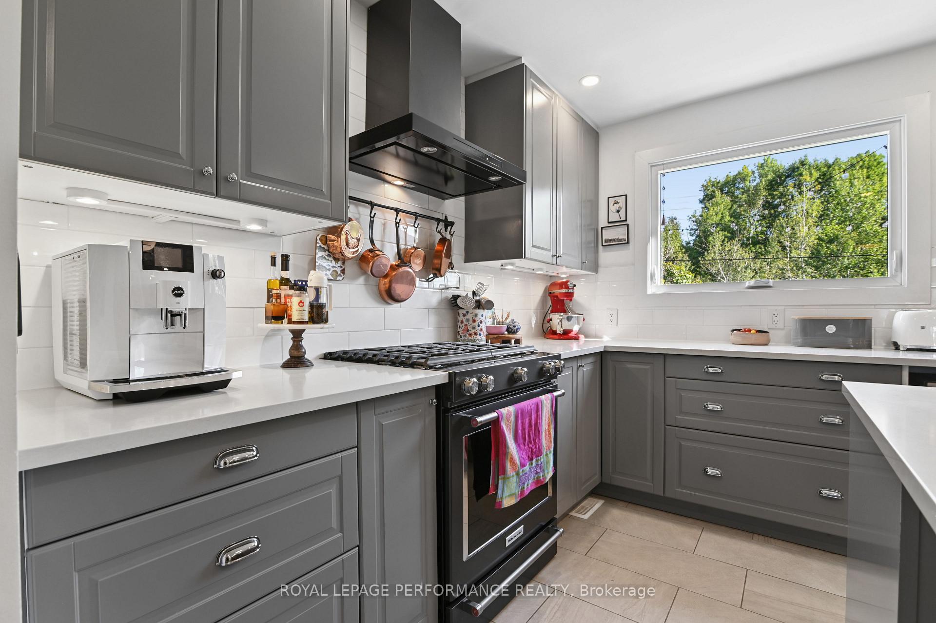 Photo 11 of 2330 Rembrandt Road, Ottawa, Whitehaven — HOMEH