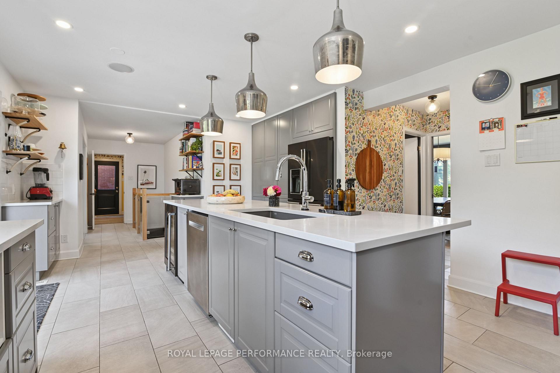 Photo 12 of 2330 Rembrandt Road, Ottawa, Whitehaven — HOMEH