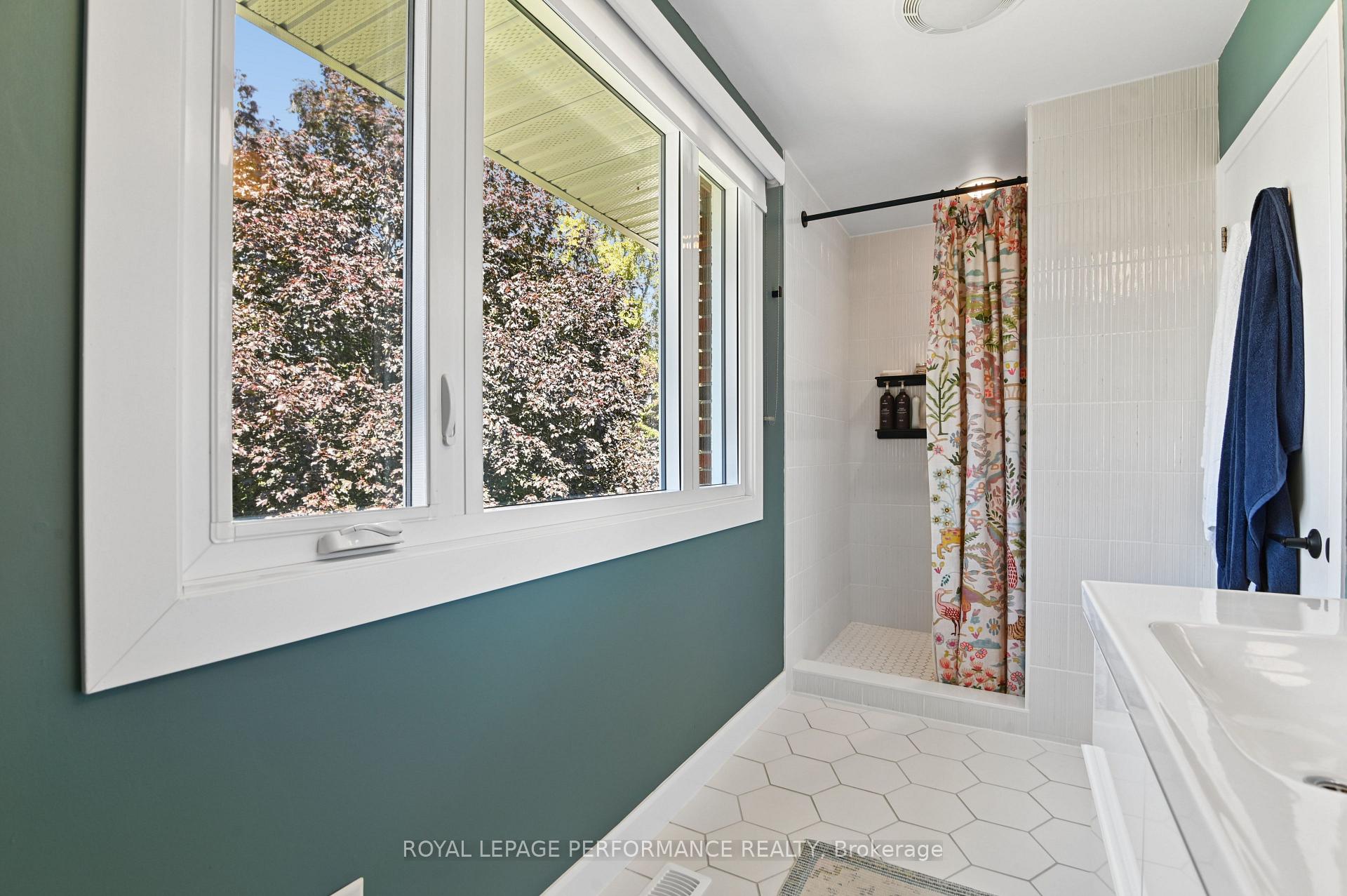 Photo 28 of 2330 Rembrandt Road, Ottawa, Whitehaven — HOMEH