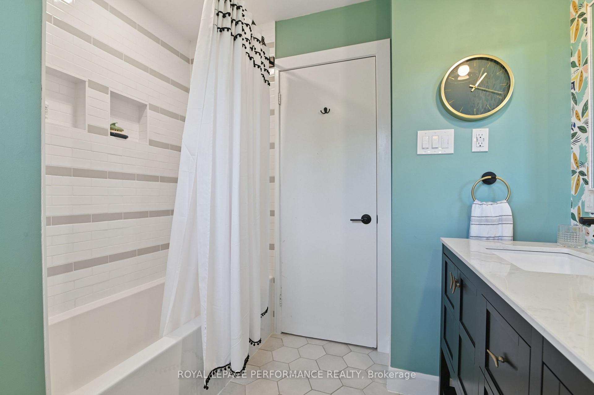 Photo 36 of 2330 Rembrandt Road, Ottawa, Whitehaven — HOMEH