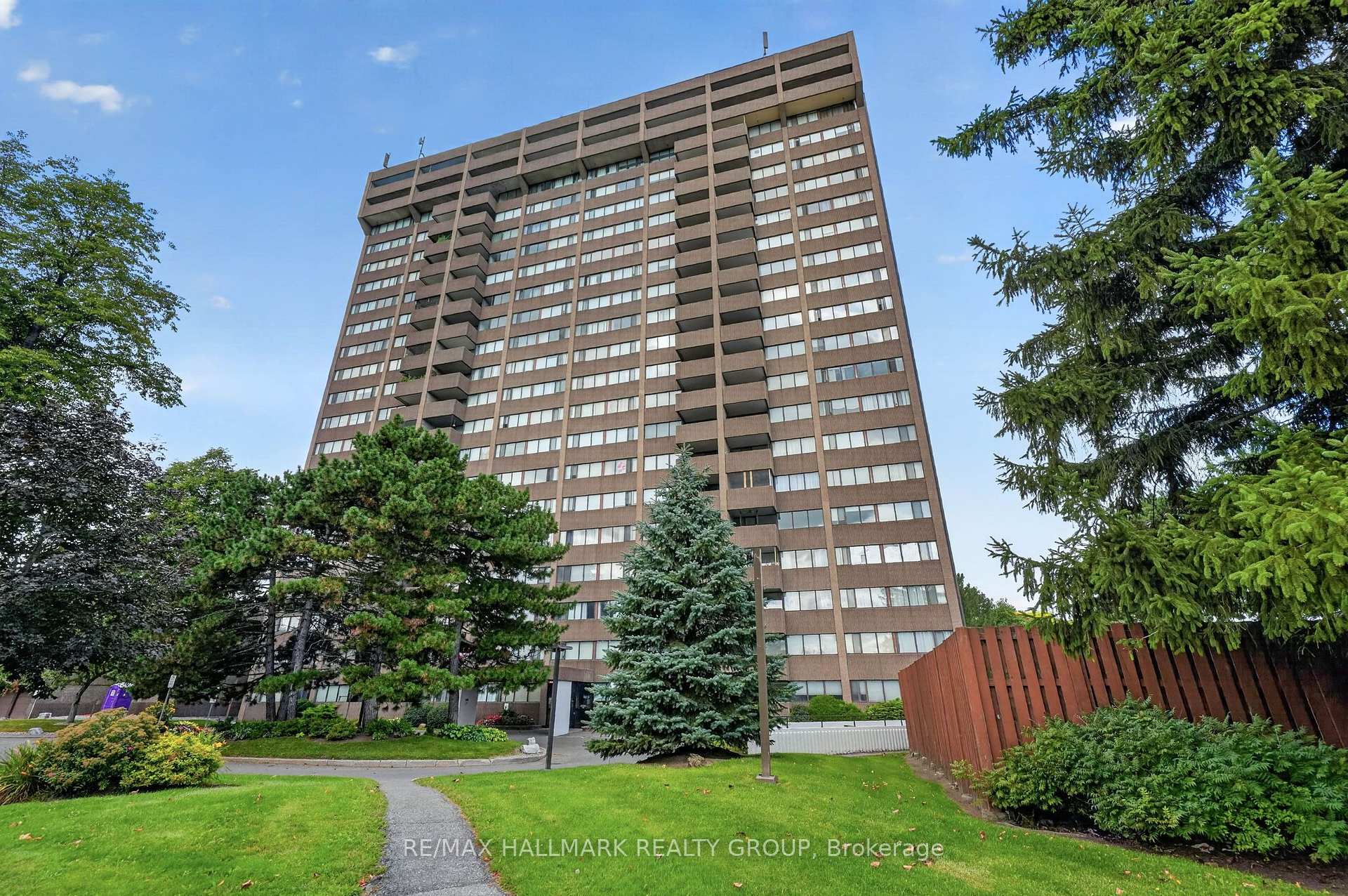 Photo 2 of Unit 2005, 1285 Cahill Drive, Ottawa, South Keys — HOMEH